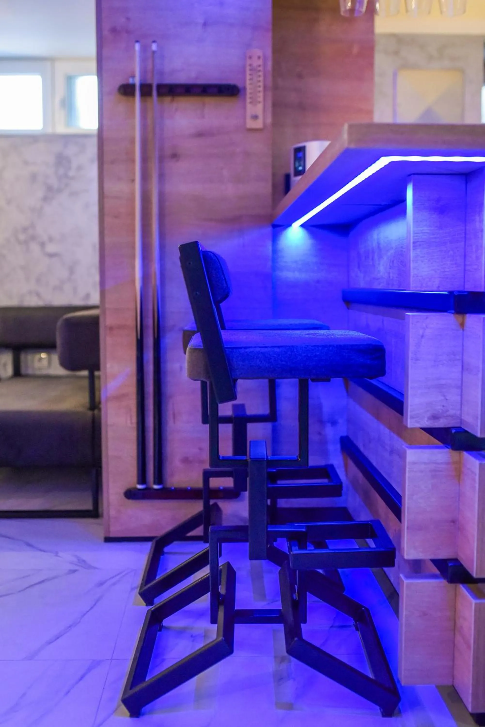 La Luna Premium Deluxe Apartment with Pool & Jacuzzi, Bikes and Covered Parking