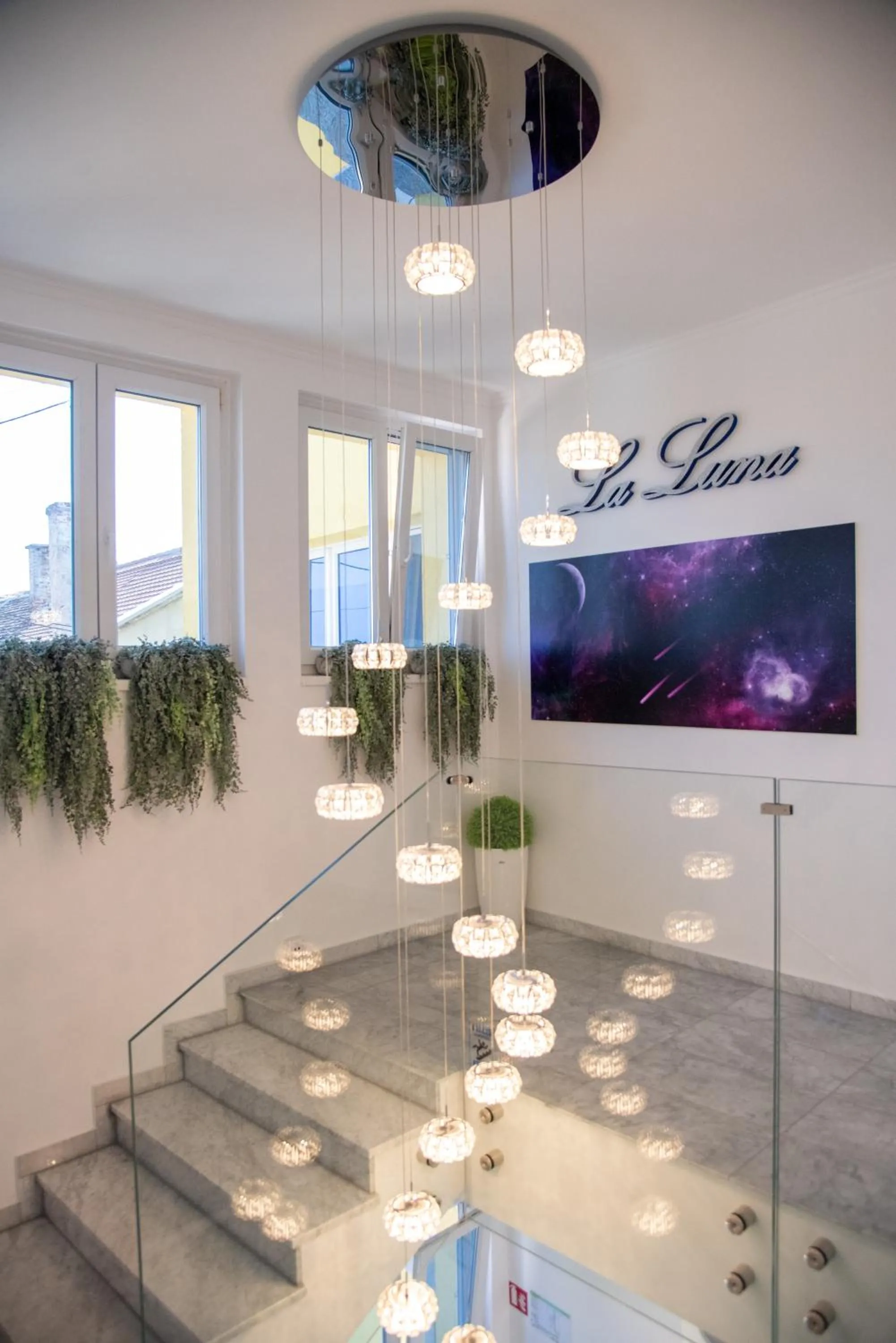 La Luna Premium Deluxe Apartment with Pool & Jacuzzi, Bikes and Covered Parking