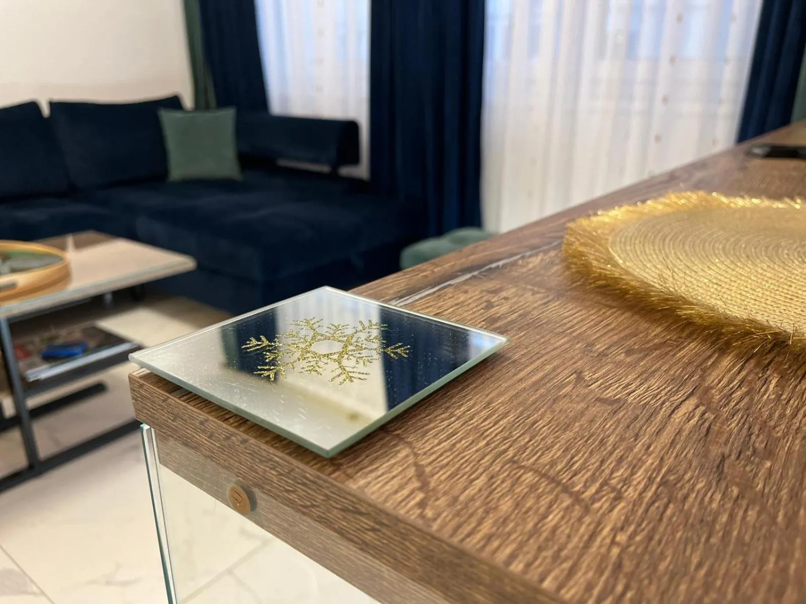 La Luna Premium Deluxe Apartment with Pool & Jacuzzi, Bikes and Covered Parking