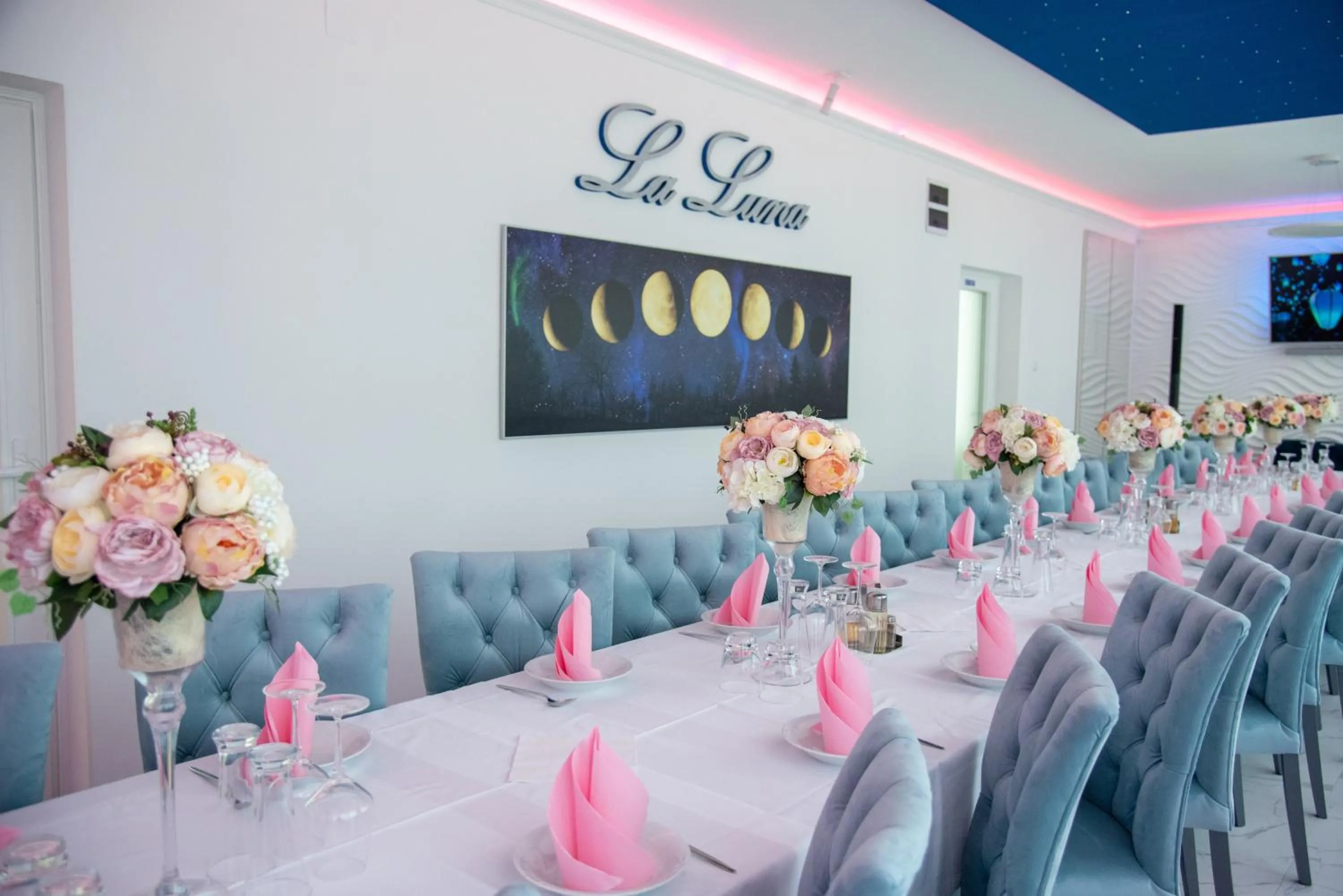 La Luna Premium Deluxe Apartment with Pool & Jacuzzi, Bikes and Covered Parking