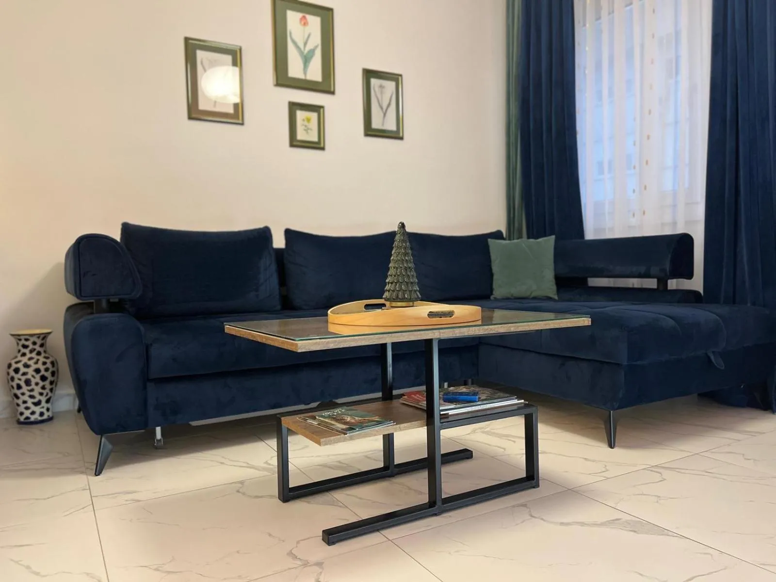 La Luna Premium Deluxe Apartment with Pool & Jacuzzi, Bikes and Covered Parking