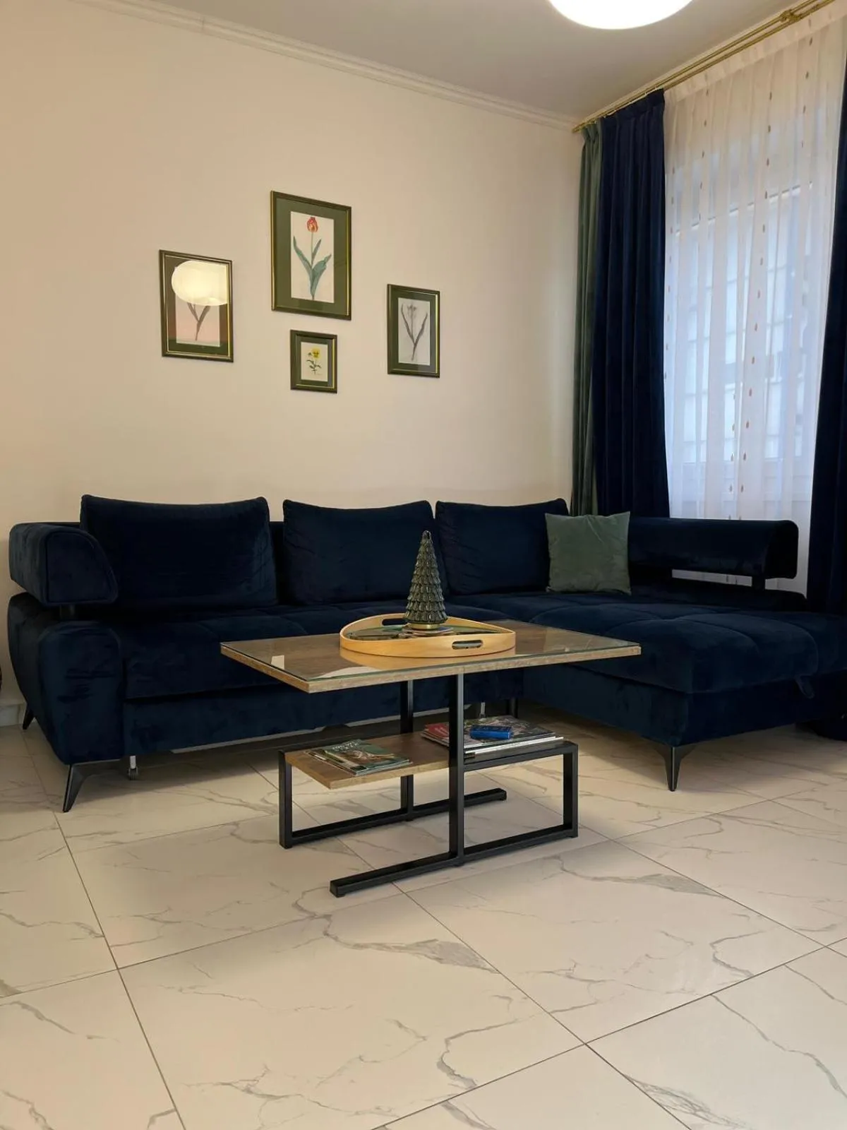 La Luna Premium Deluxe Apartment with Pool & Jacuzzi, Bikes and Covered Parking