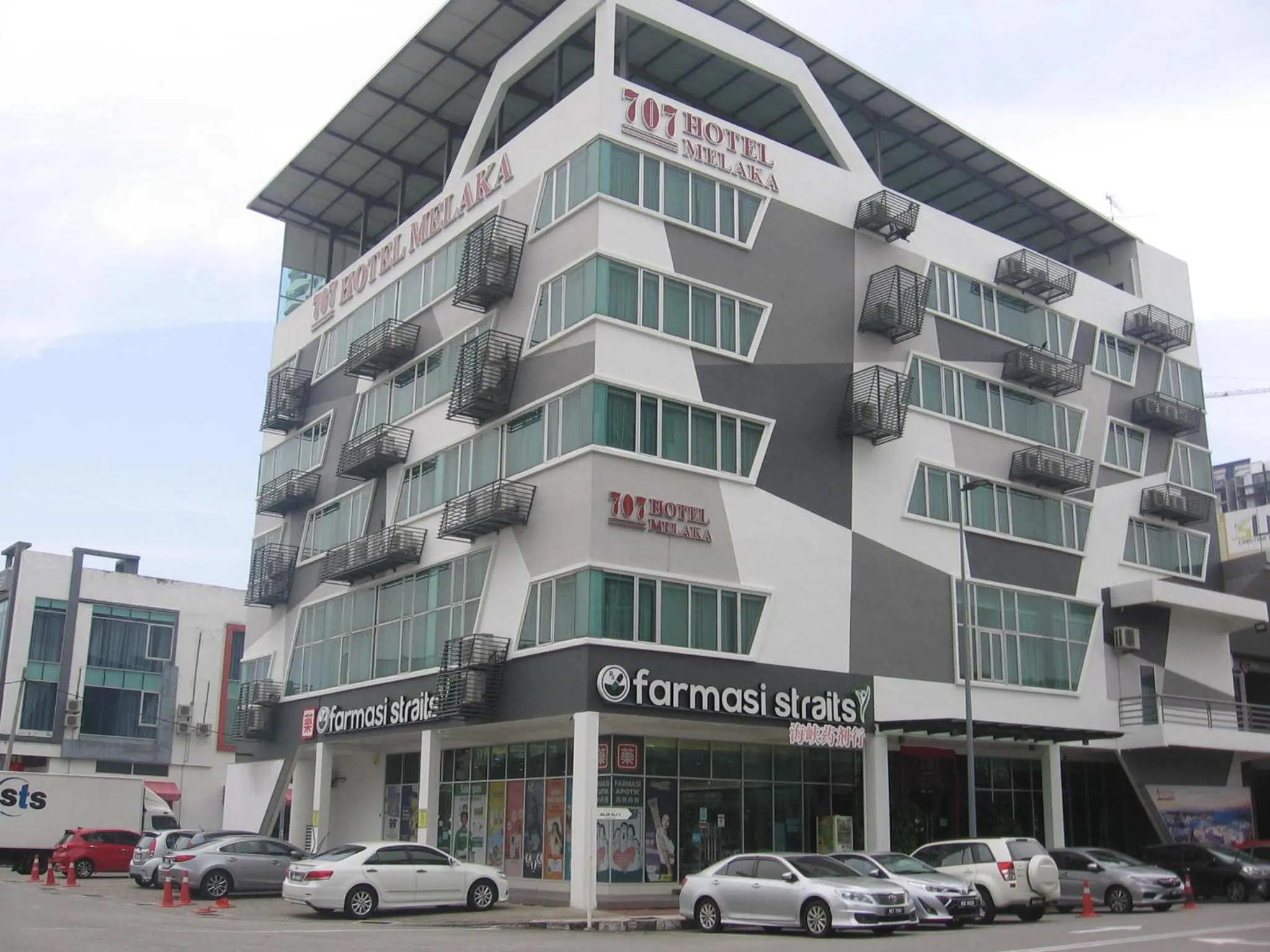 Property building in 707 Hotel Melaka (Orange)