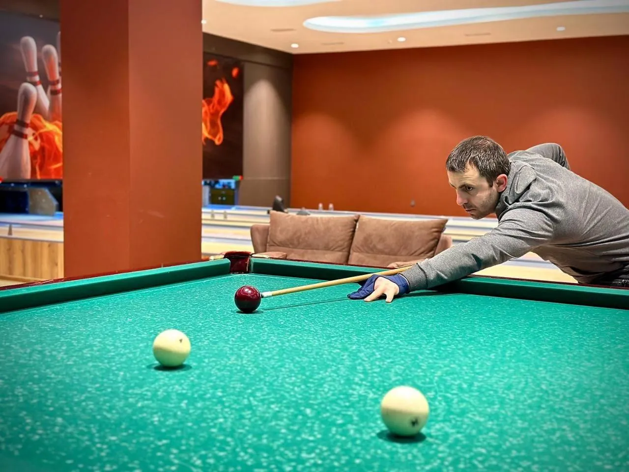 Billiard in Deluxe Park Qusar Resort & Spa Hotel
