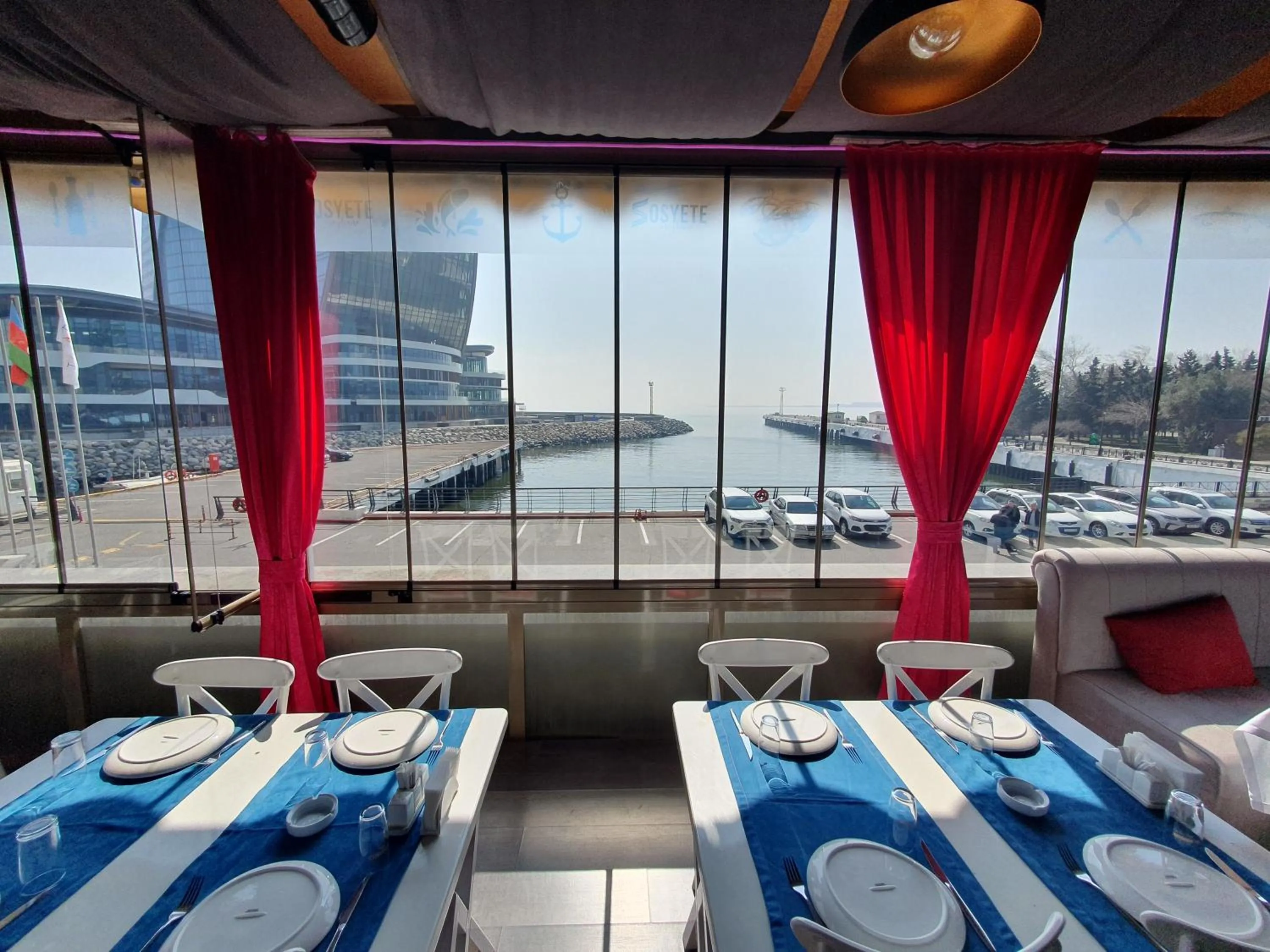 Restaurant/places to eat in Ruma Port Hotel
