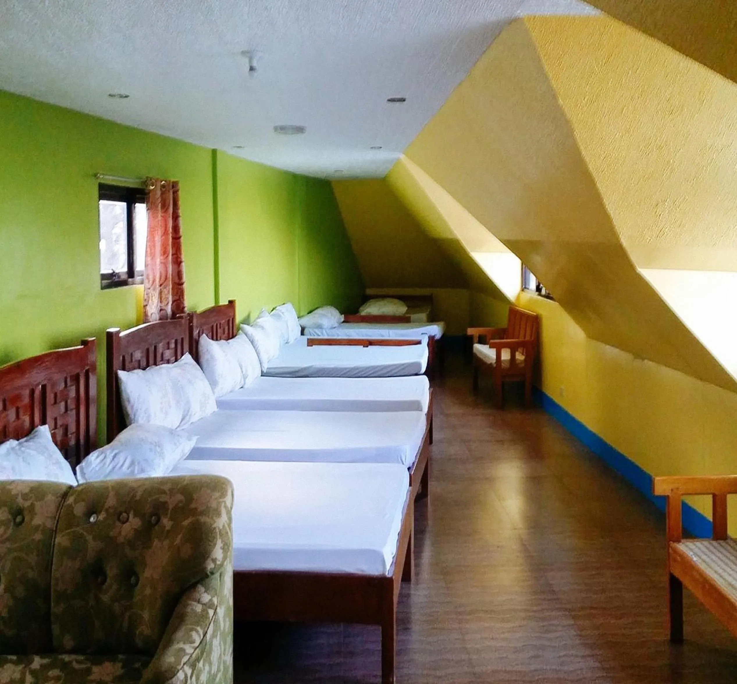 Bed in RedDoorz Hostel at Baguio Tourist Cabin