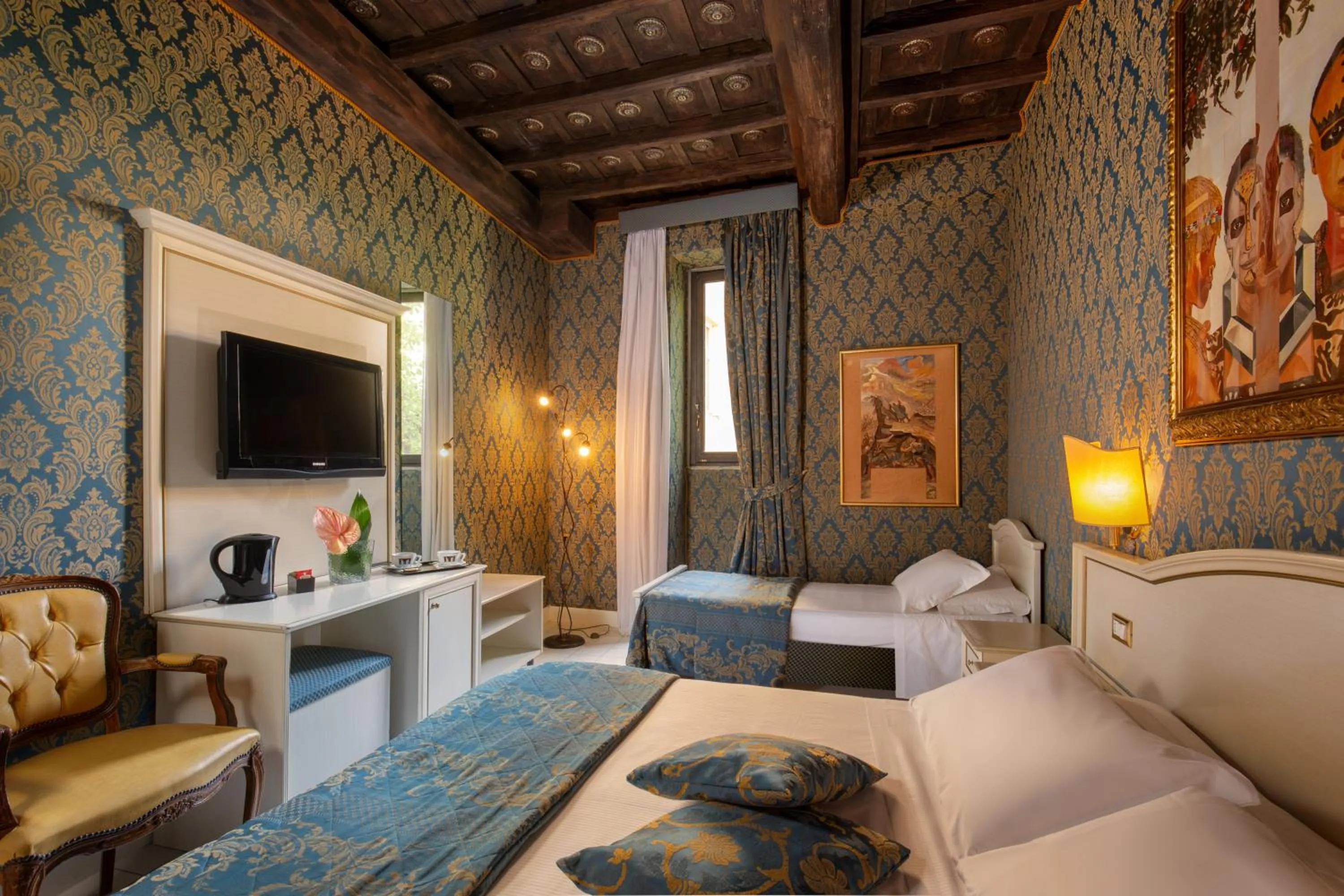 Photo of the whole room in Residenza Canova Tadolini - Guesthouse