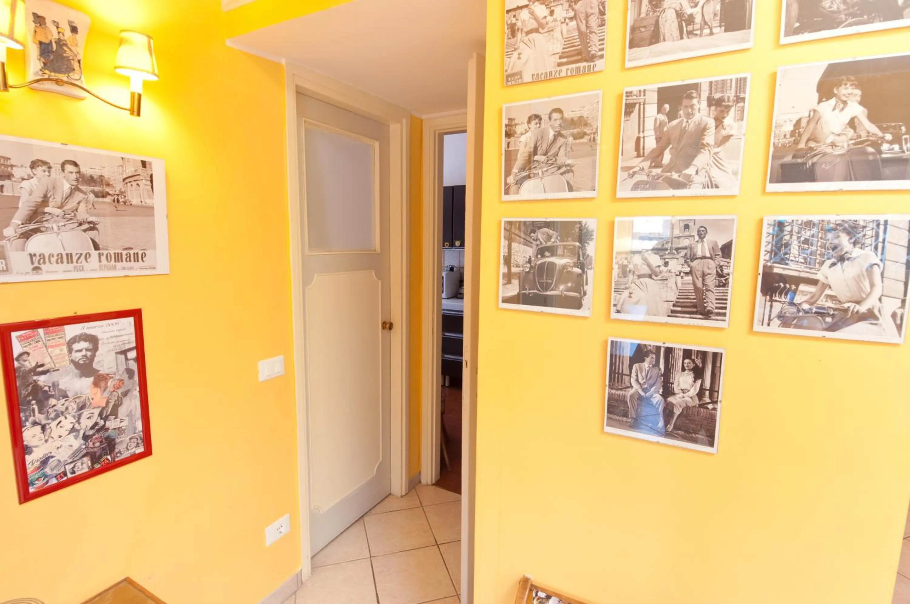 Communal lounge/ TV room in Passeggiate Romane