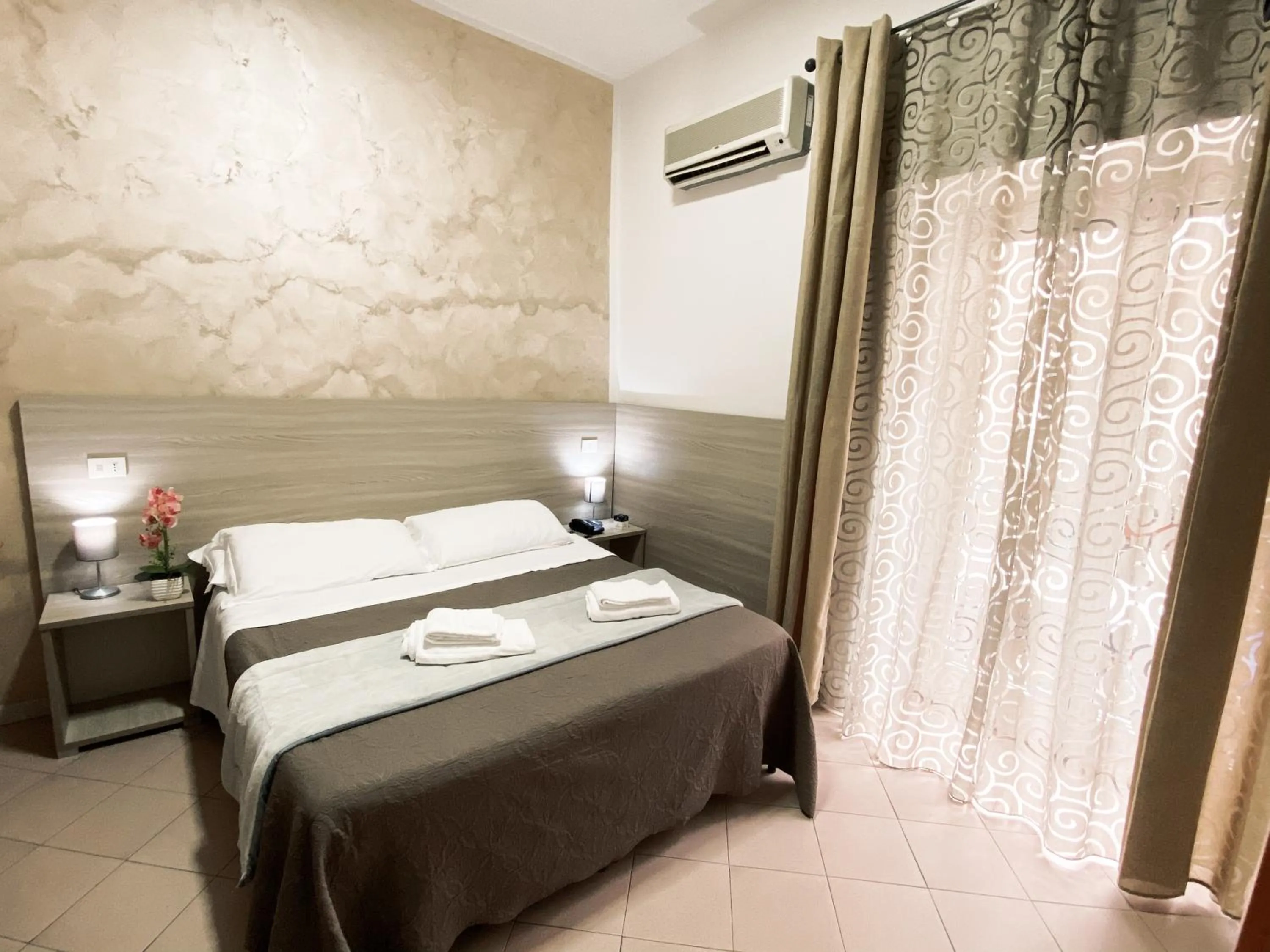 Bed in Hotel Colombo