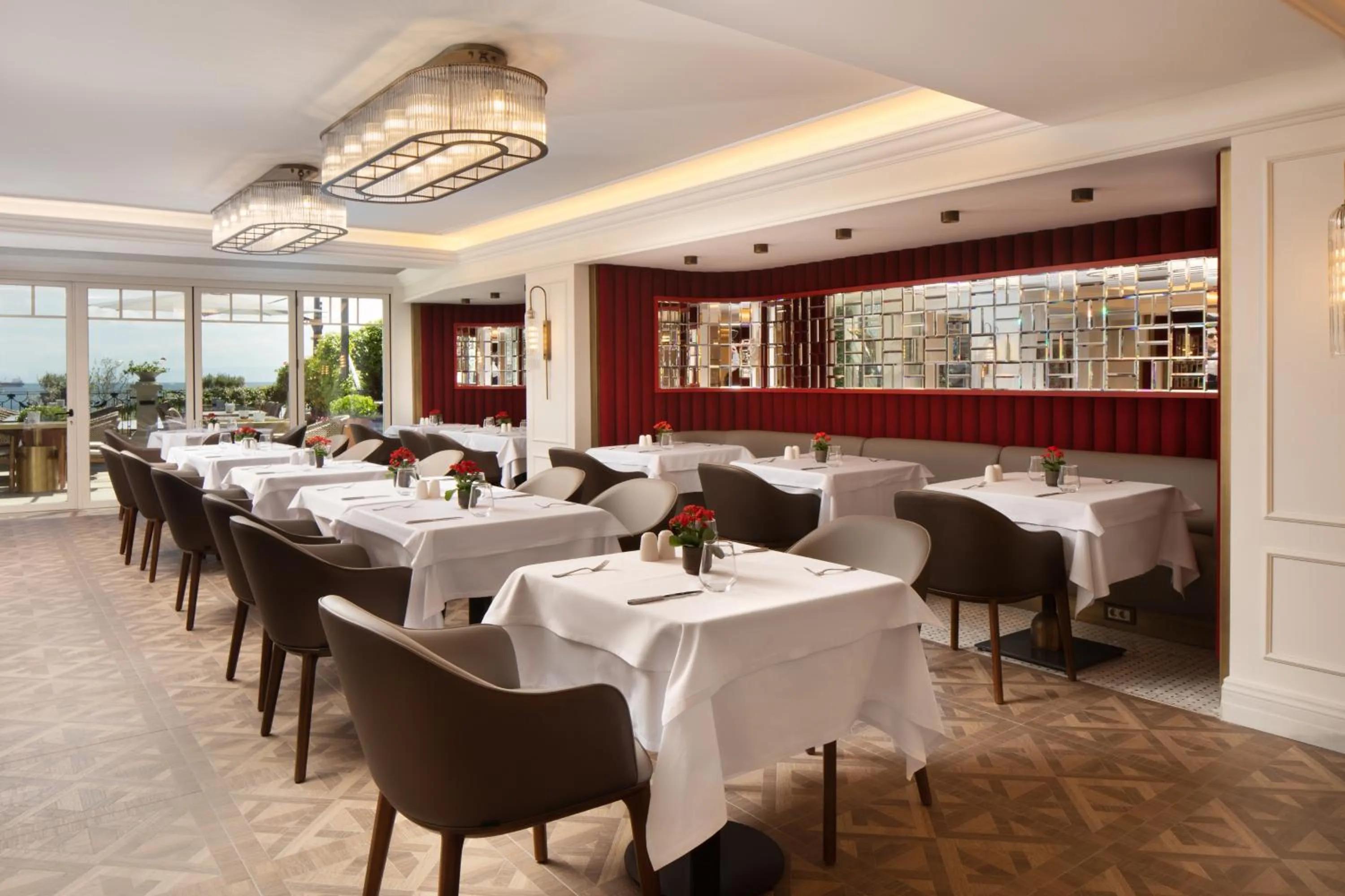 Restaurant/places to eat in Mula Hotel