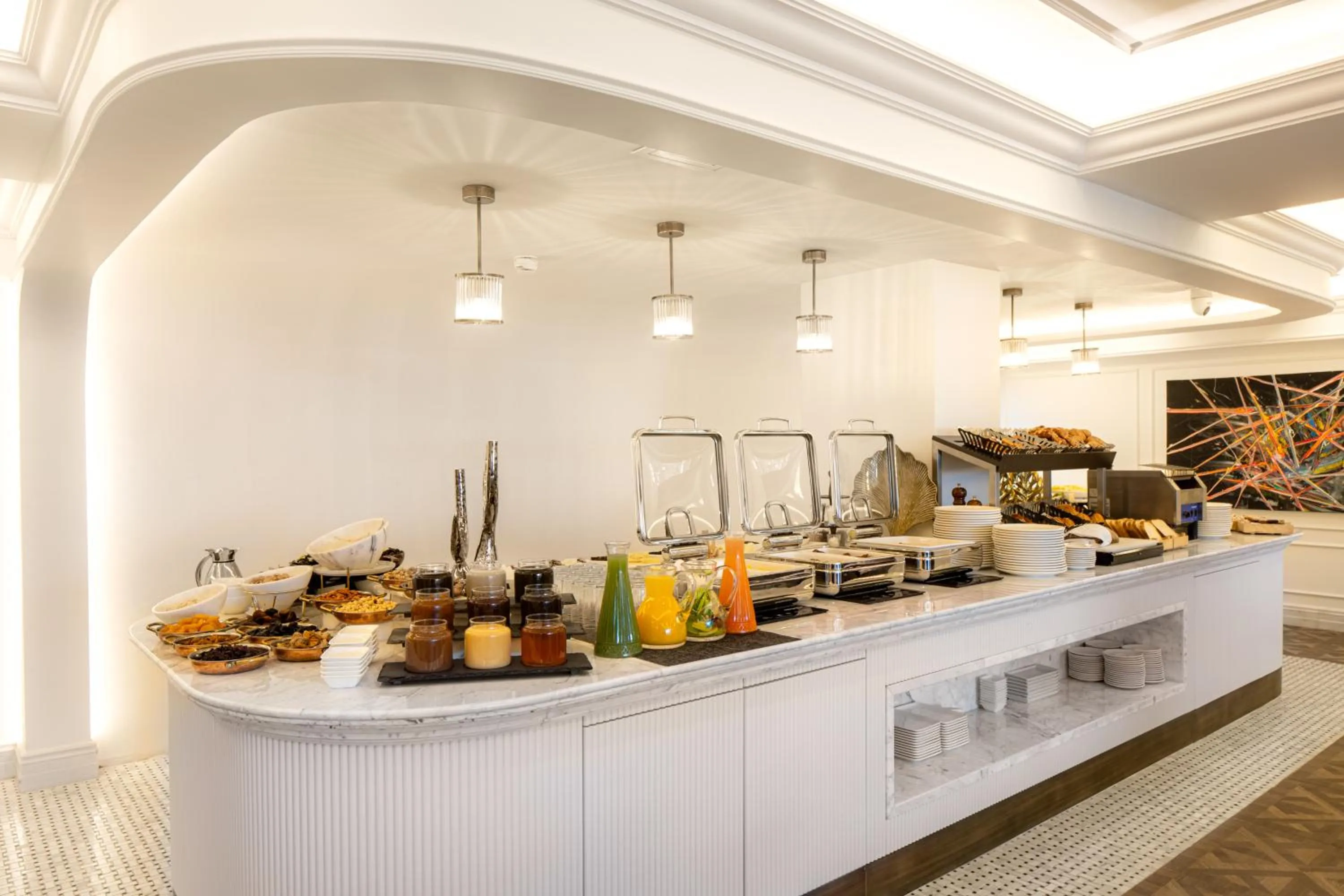 Restaurant/places to eat in Mula Hotel