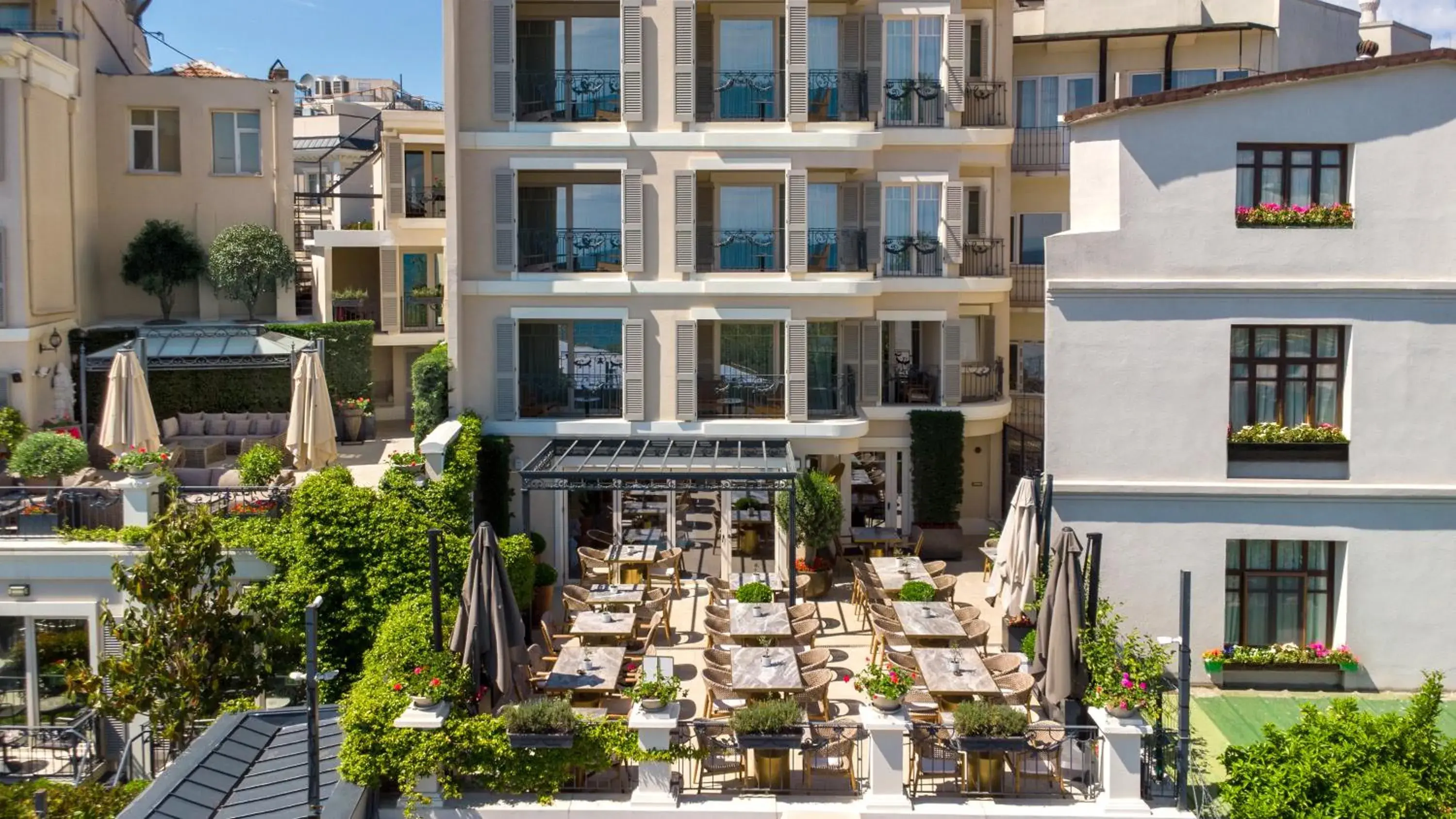 Restaurant/places to eat in Mula Hotel Restaurant/places to eat in Mula Hotel