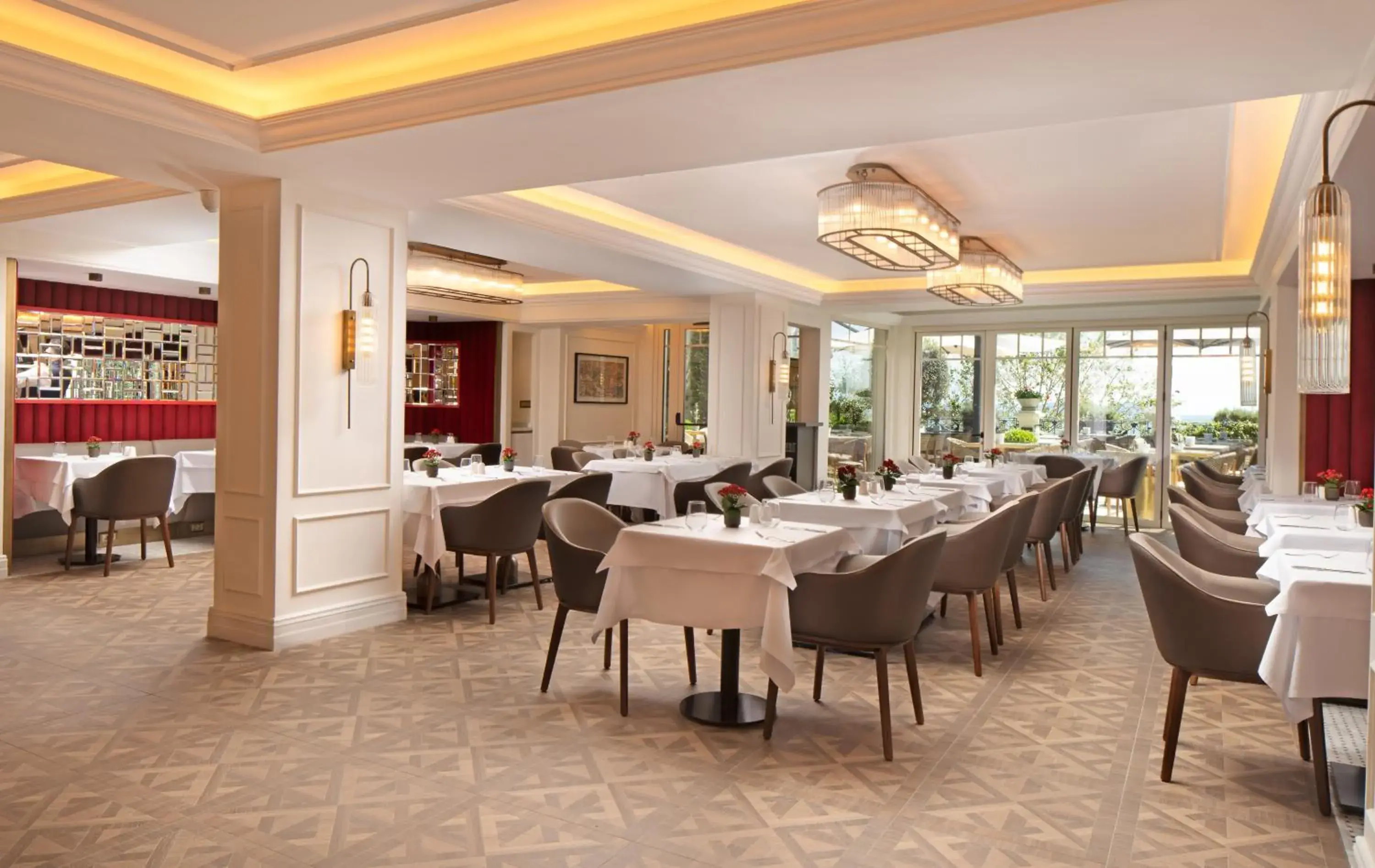 Restaurant/places to eat in Mula Hotel Restaurant/places to eat in Mula Hotel