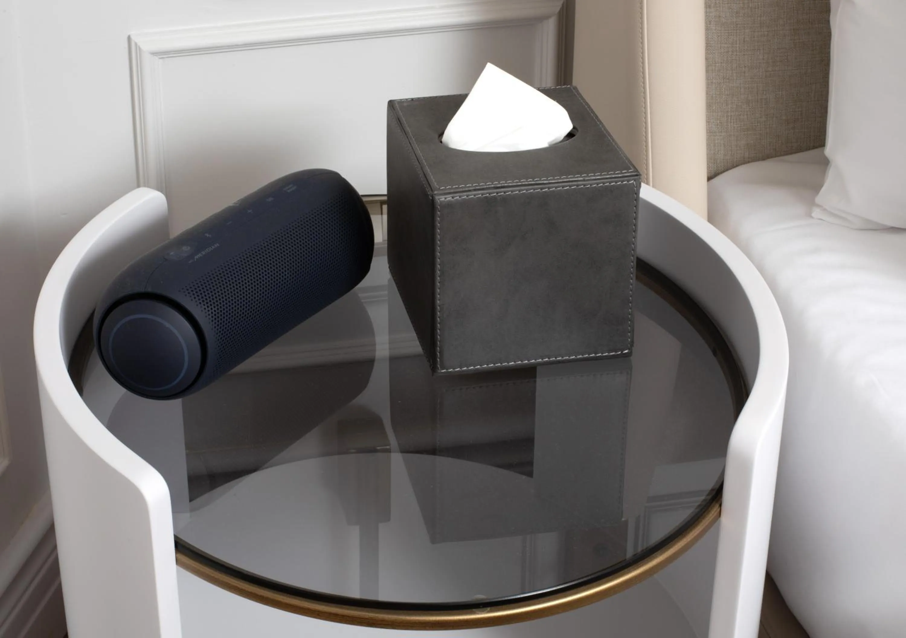 VIP, Bed in Mula Hotel