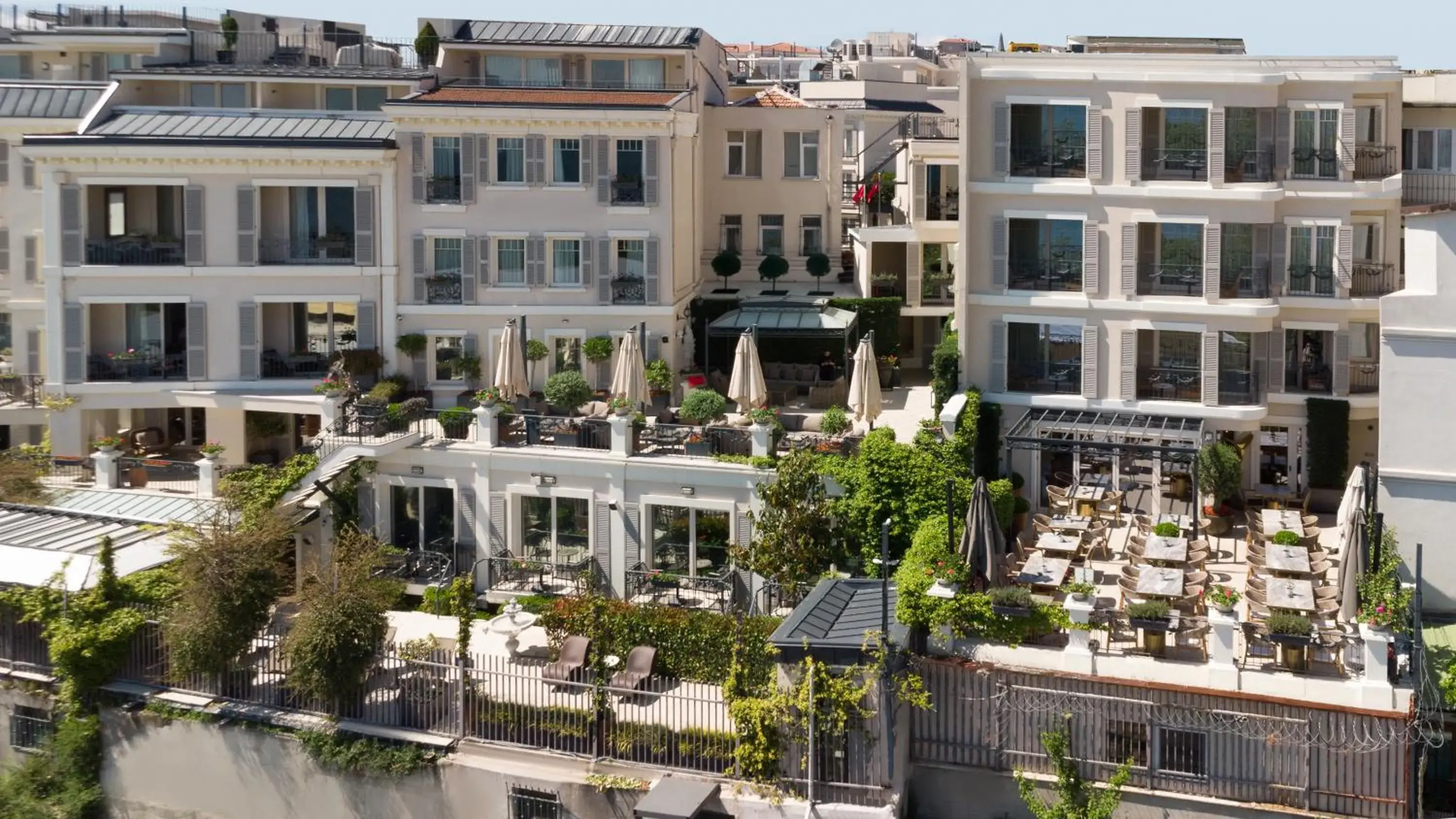 Property building in Mula Hotel Property building in Mula Hotel