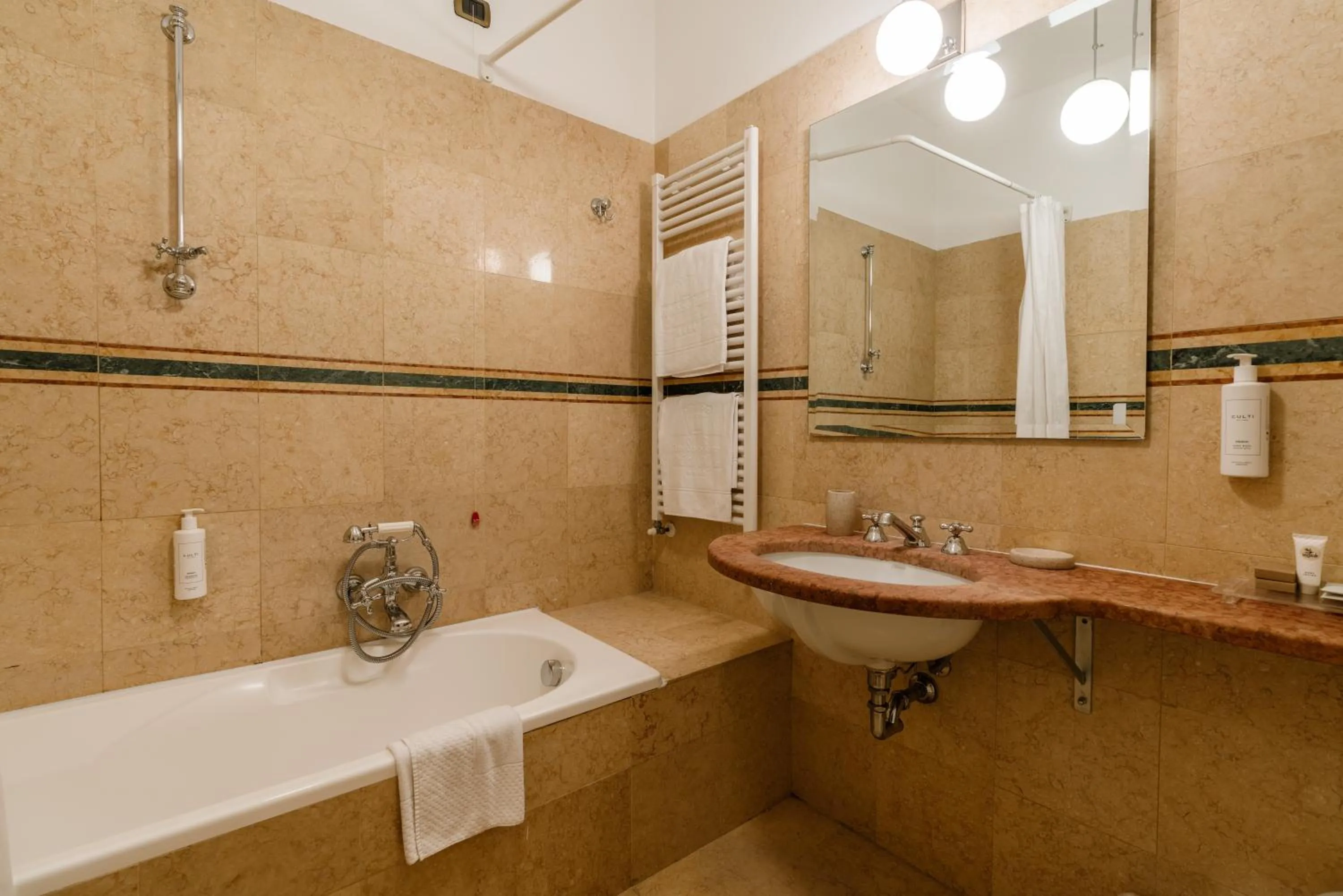 Bathroom in Villa Sofia Hotel