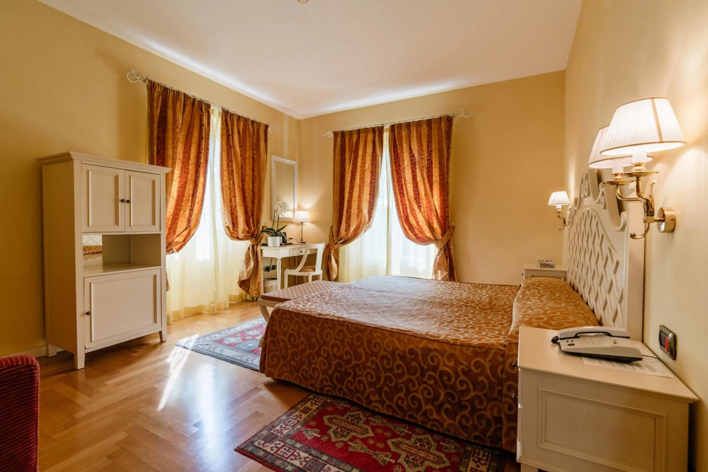 Bedroom, Bed in Villa Sofia Hotel