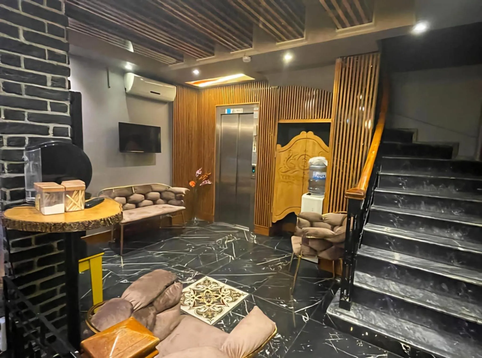 Lobby or reception in İmza Hotel Suite