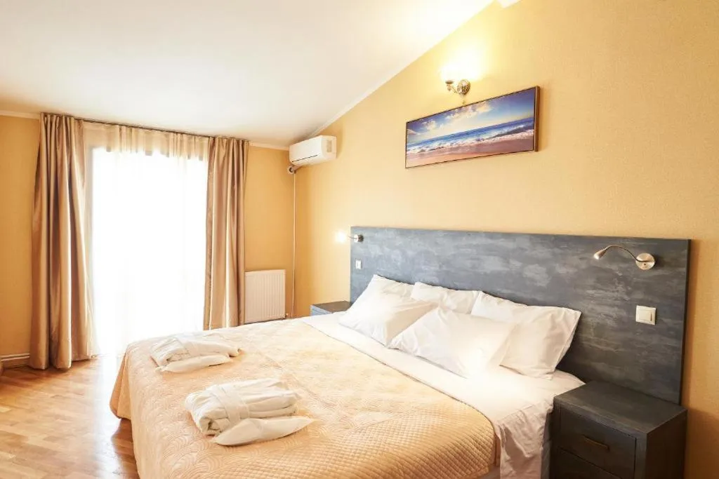 Bedroom in The Hilltop Skyline Hotel