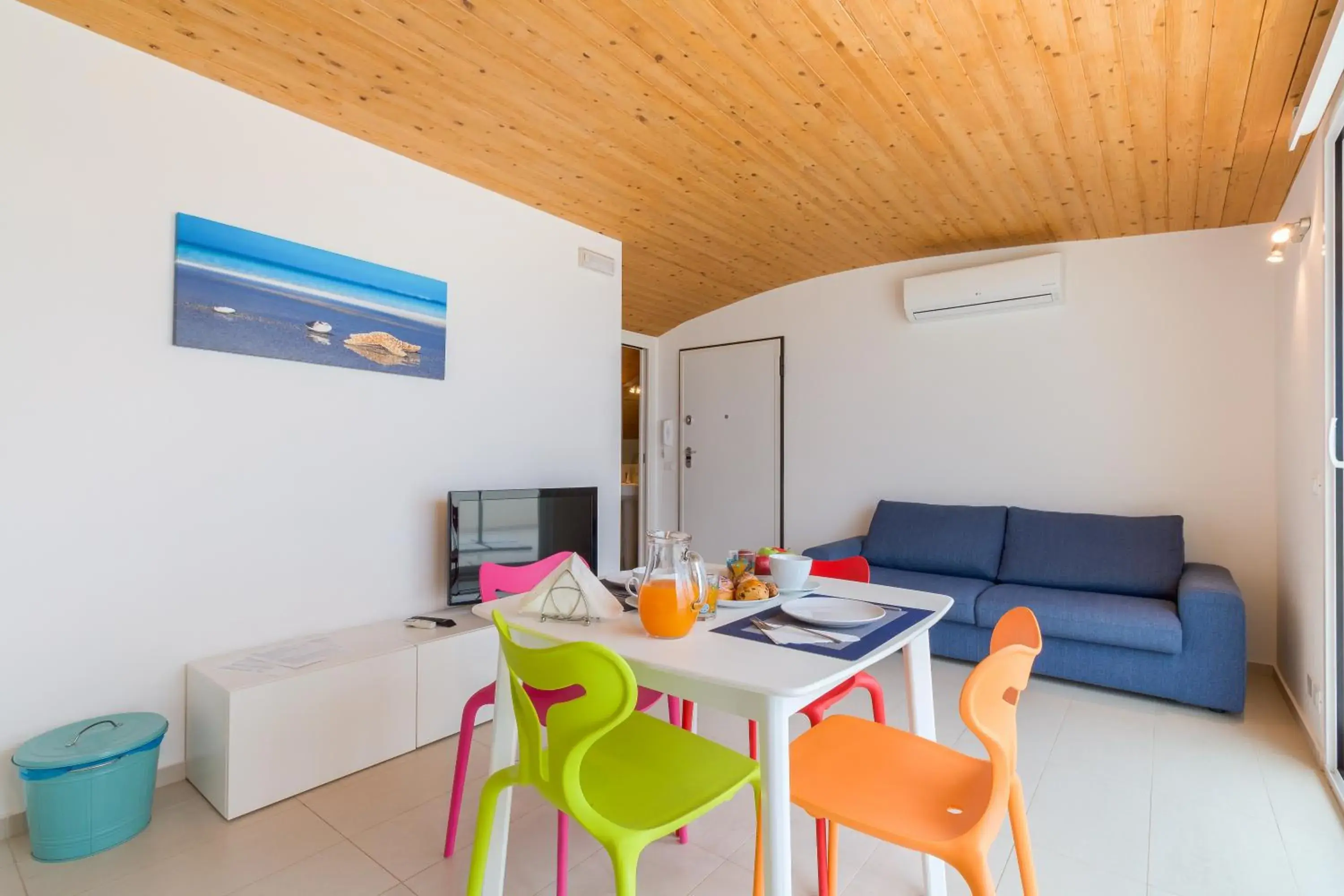 Living room, Dining Area in Appartamenti Sud Est