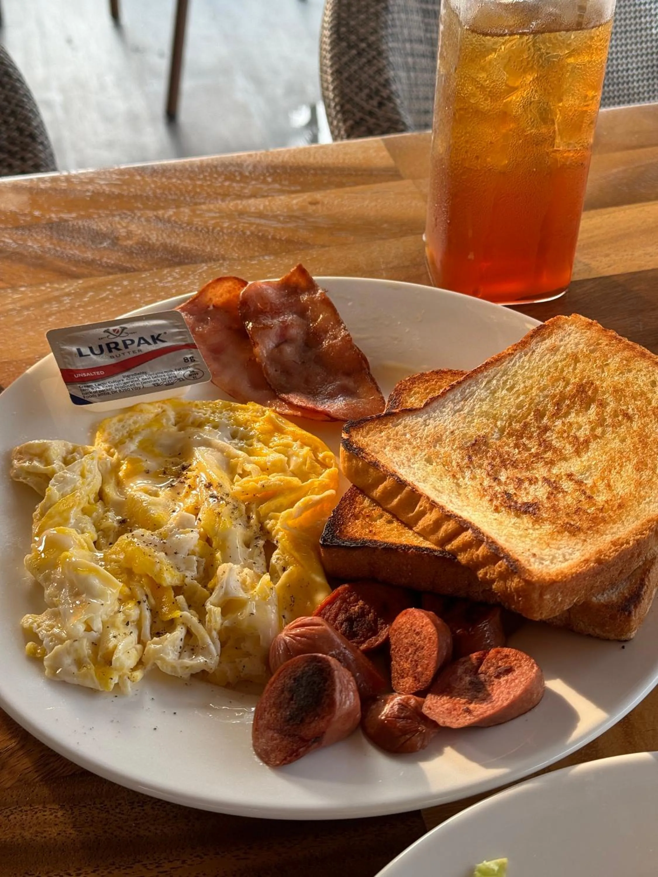 Restaurant/places to eat in Found Mansion