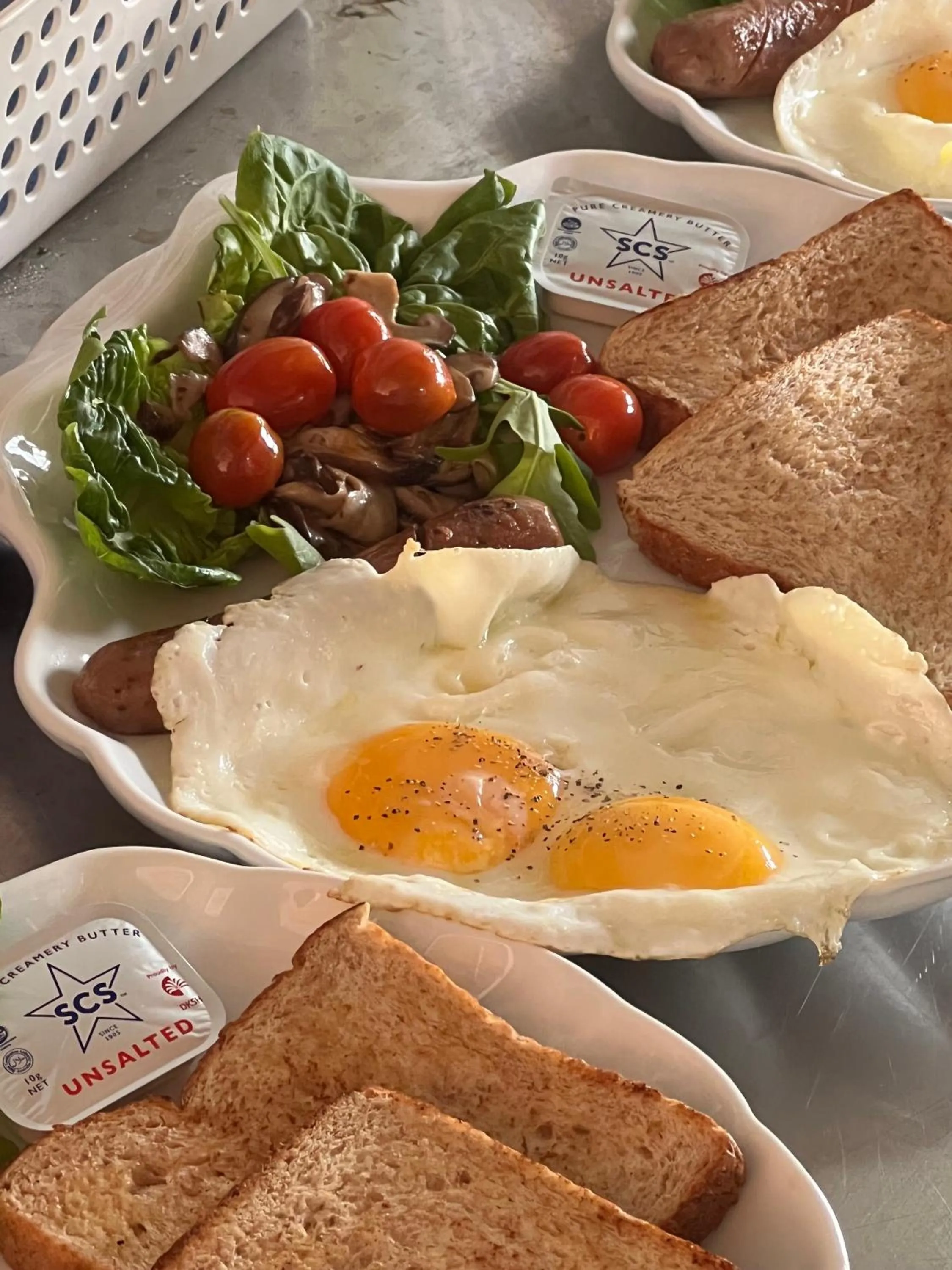 Food and drinks in Found Mansion