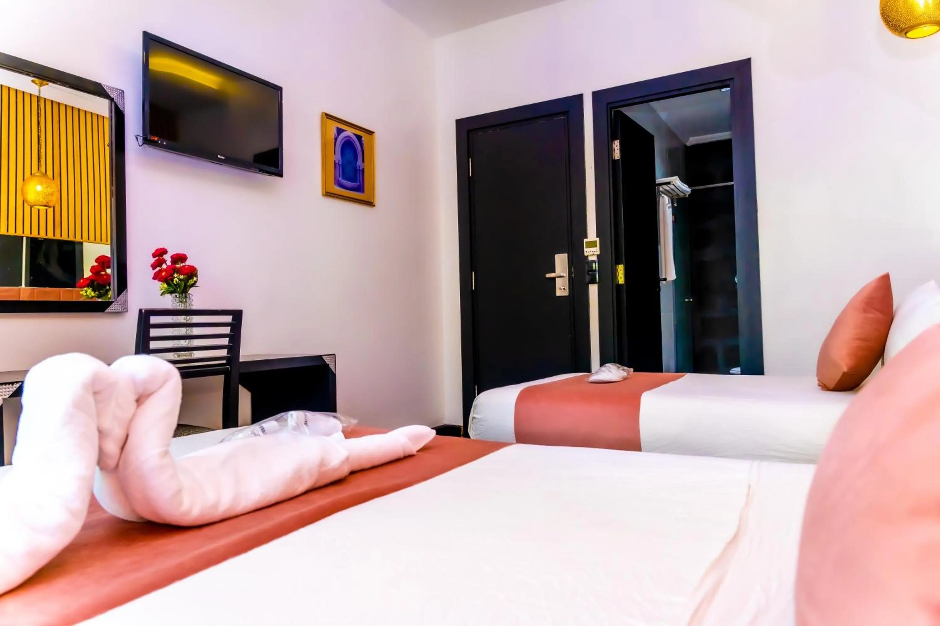 Photo of the whole room, Bed in Hotel Les Ambassadeurs