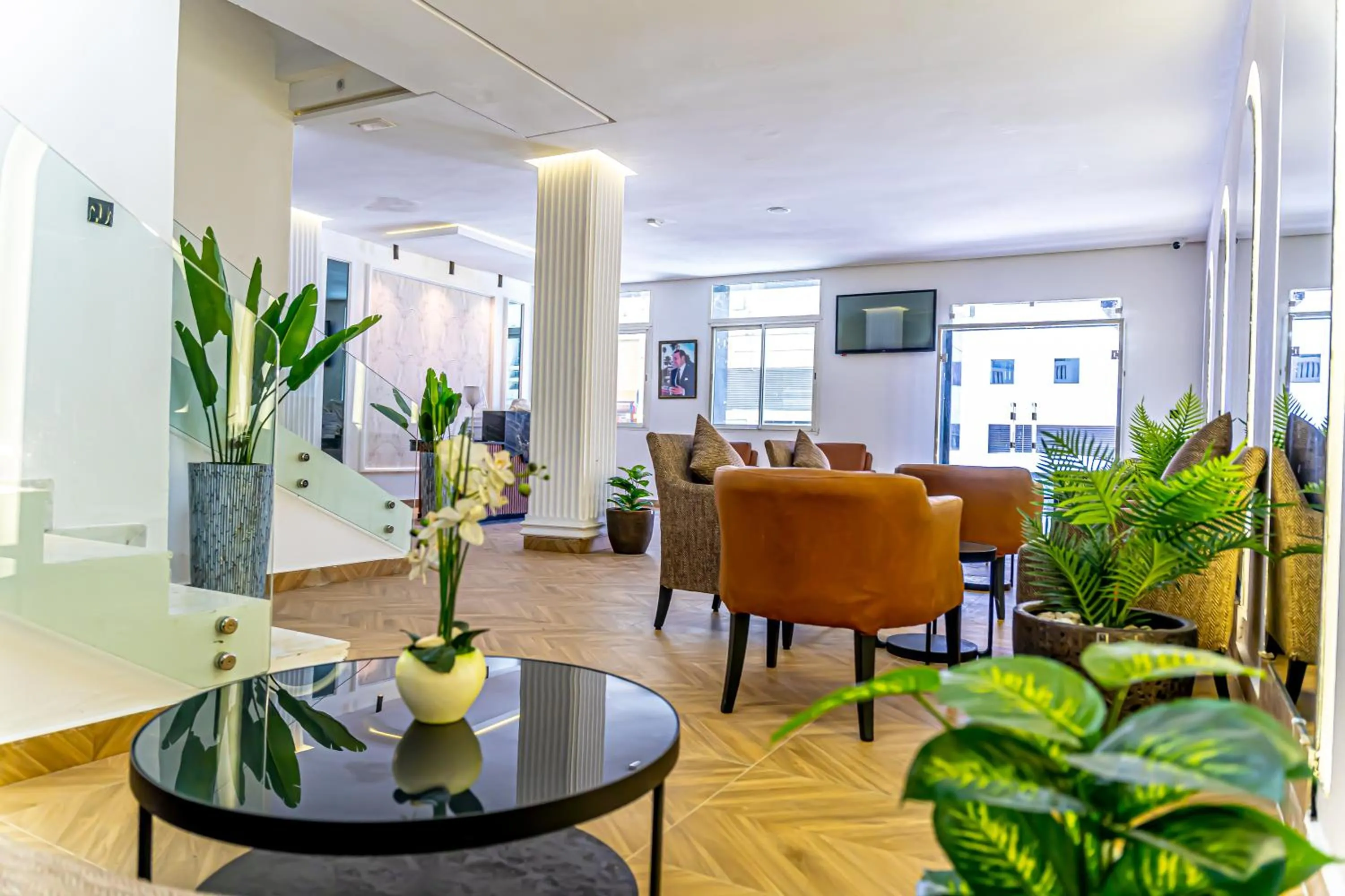 Communal lounge/ TV room in Hotel Les Ambassadeurs