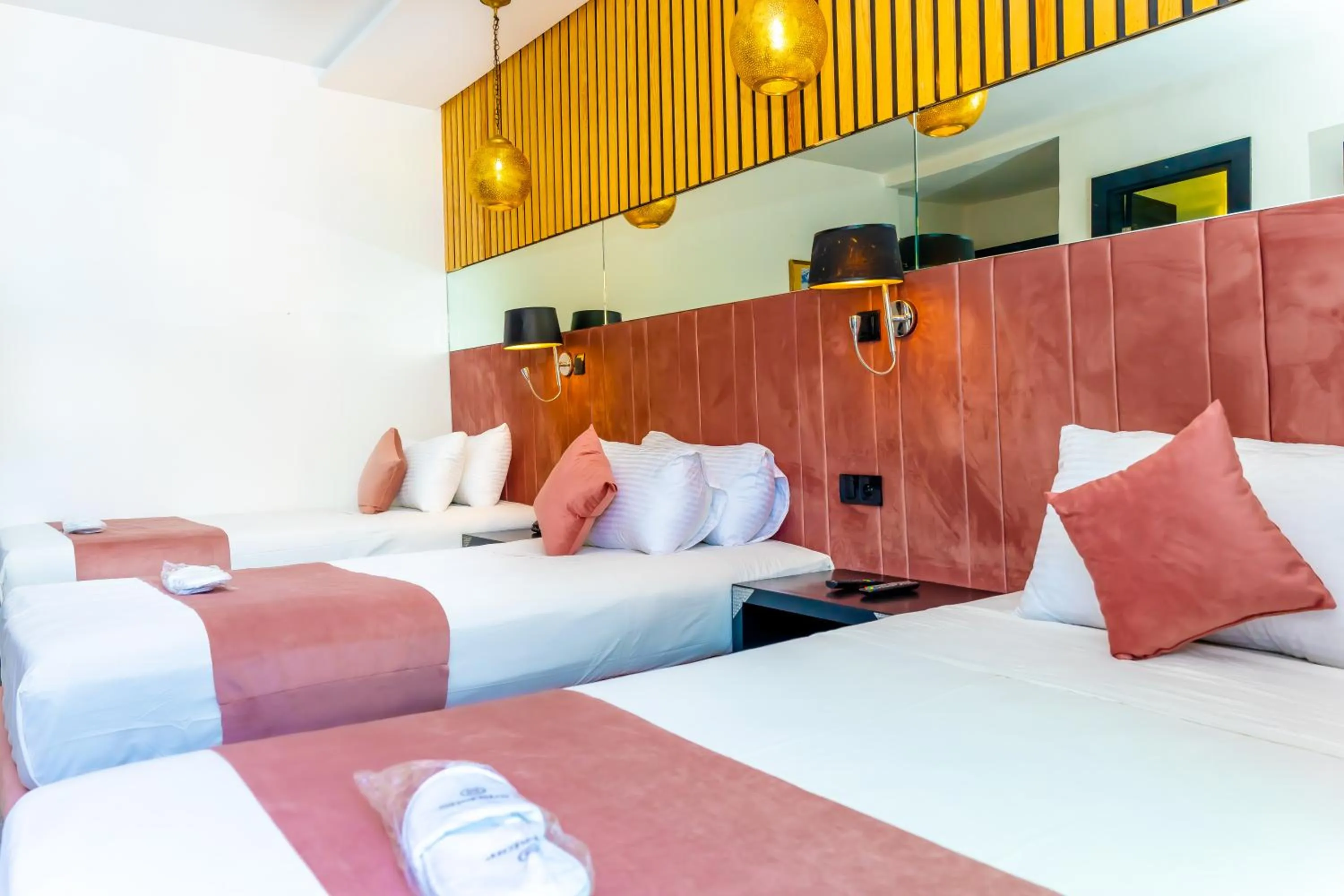 Photo of the whole room, Bed in Hotel Les Ambassadeurs