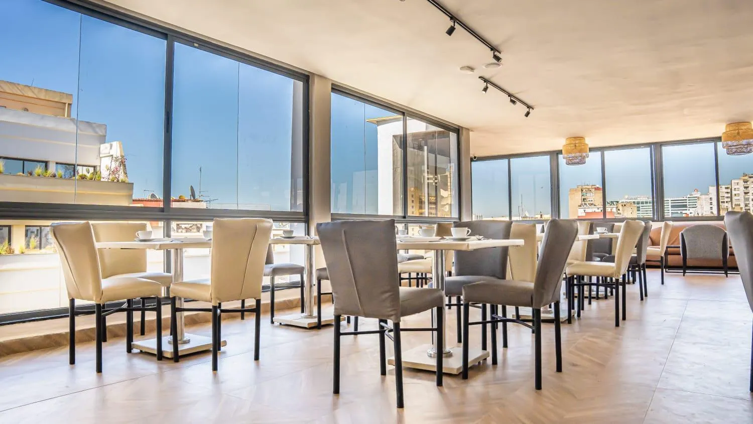 Restaurant/places to eat in Hotel Les Ambassadeurs