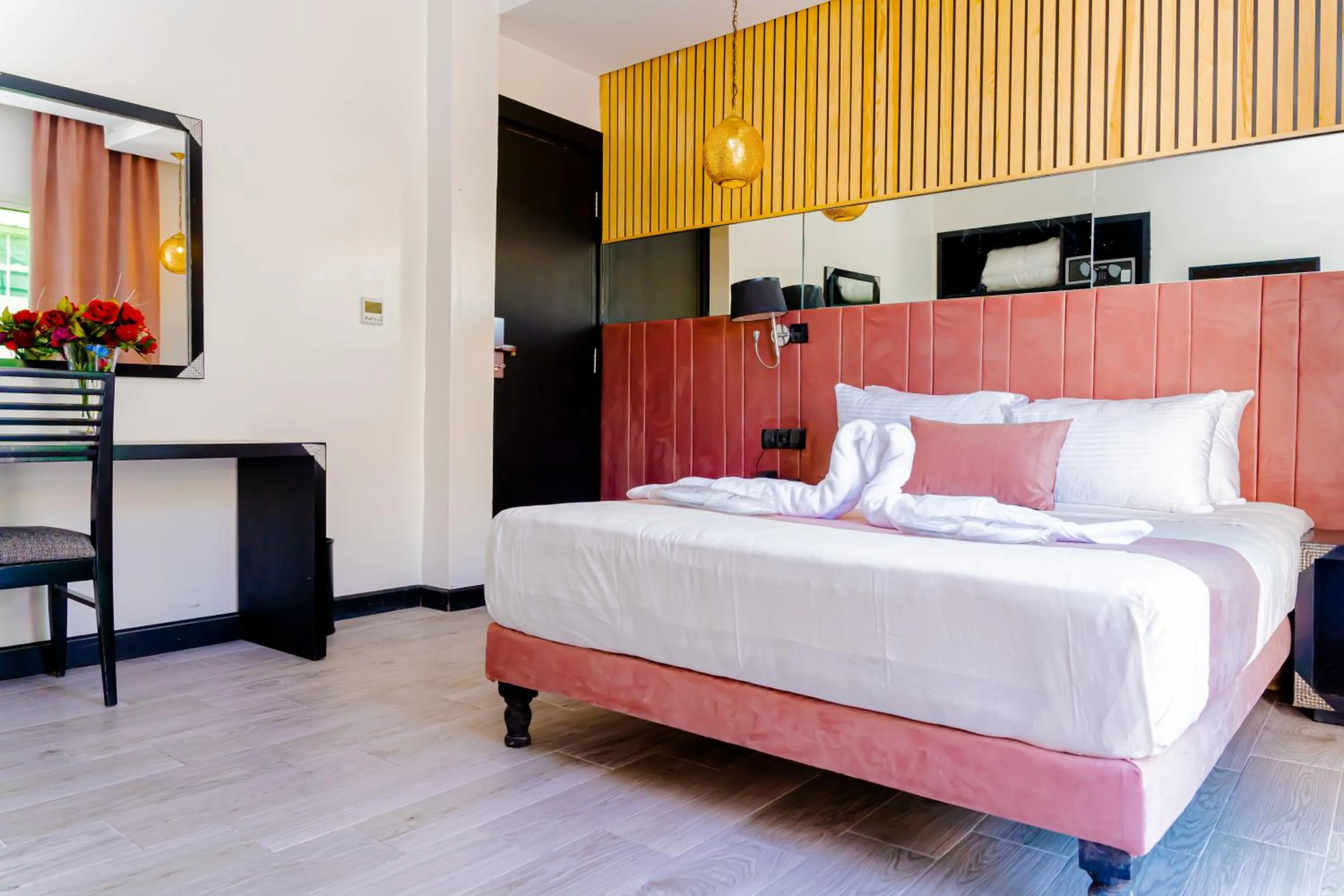 Photo of the whole room, Bed in Hotel Les Ambassadeurs