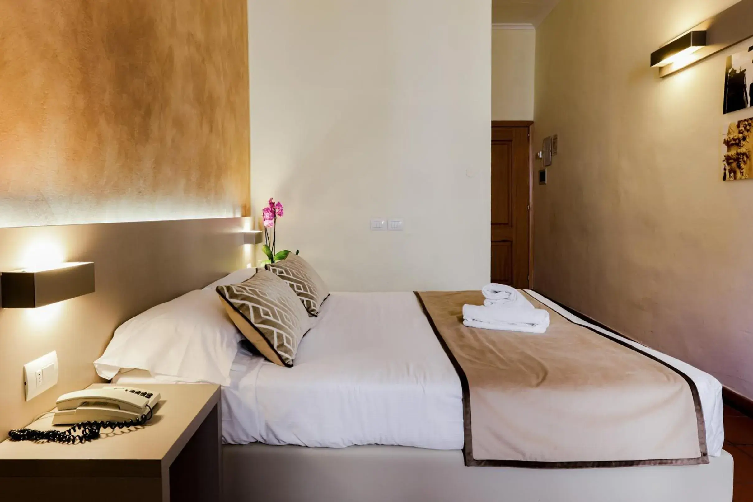 Bedroom, Bed in Albergo Firenze Bedroom, Bed in Albergo Firenze