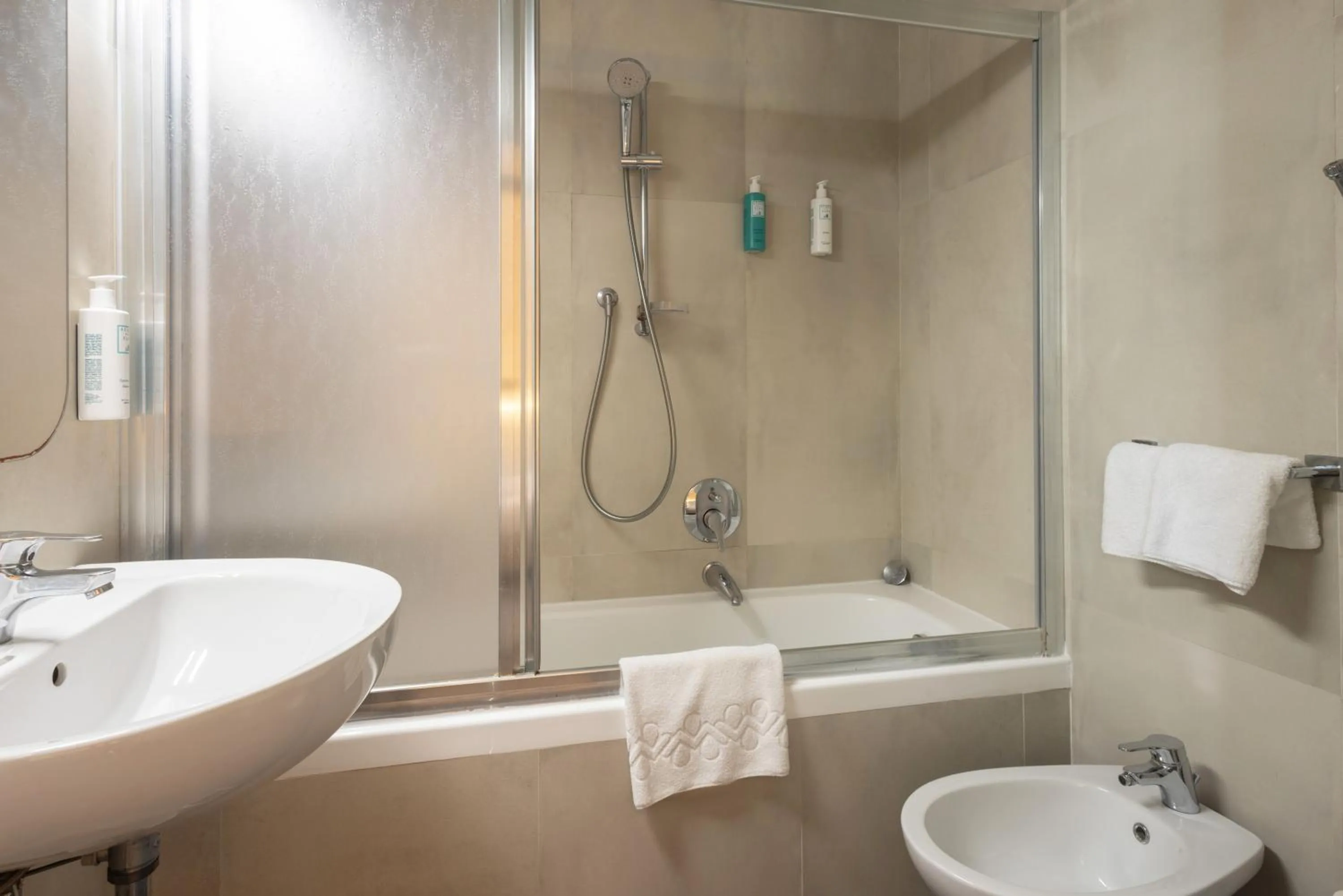 Bathroom in Albergo Firenze