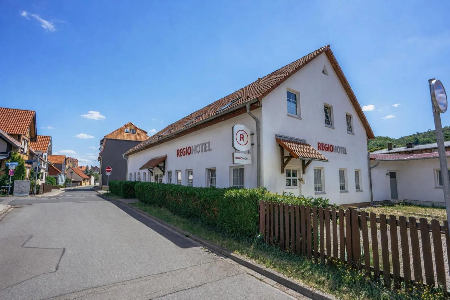 Property building in REGIOHOTEL Aparthotel Wernigerode - #Ferienwohnungen #Familienfreundlich #Harzurlaub #Freeparking