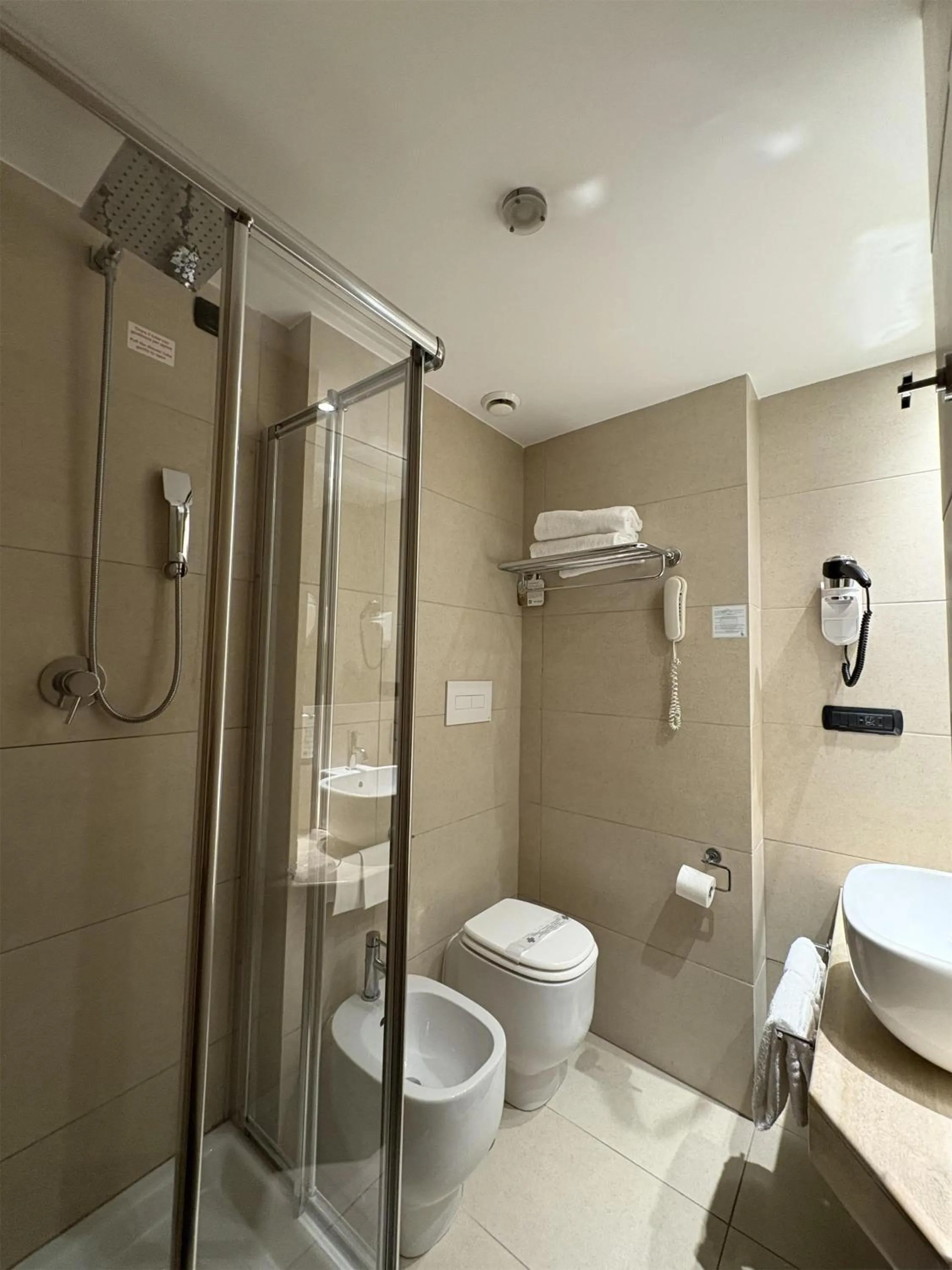 Bathroom in Best Western Hotel Rome Airport