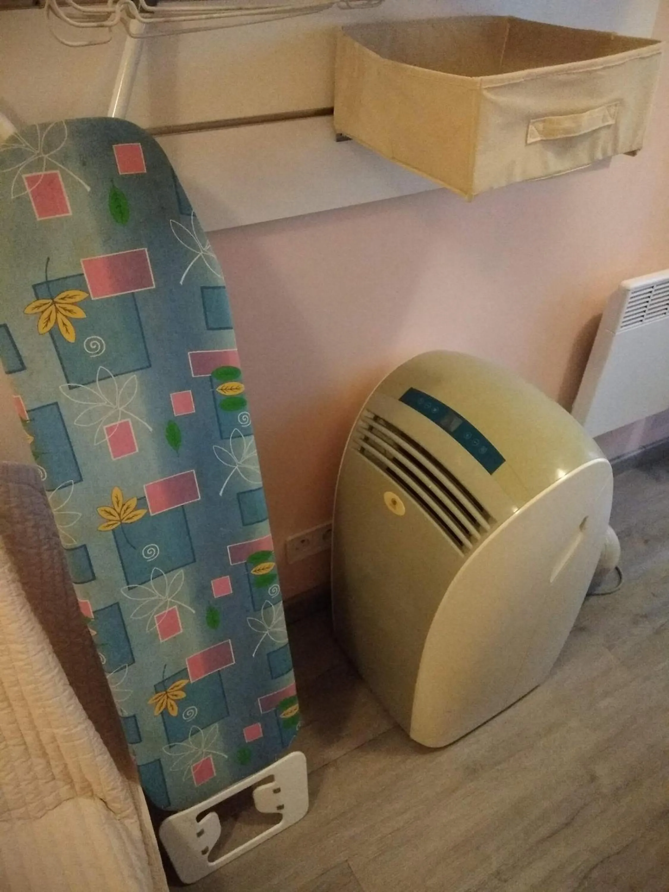 air conditioner in Studette Cannes centre
