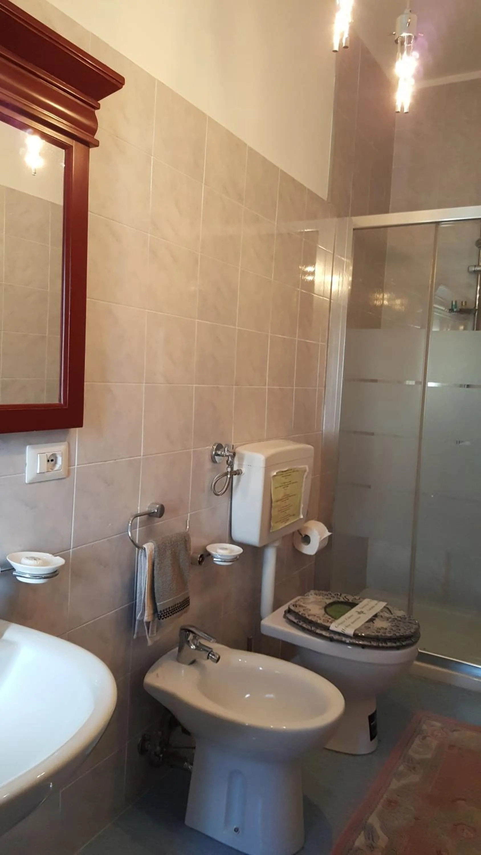 Shower in B&B United States of Europe