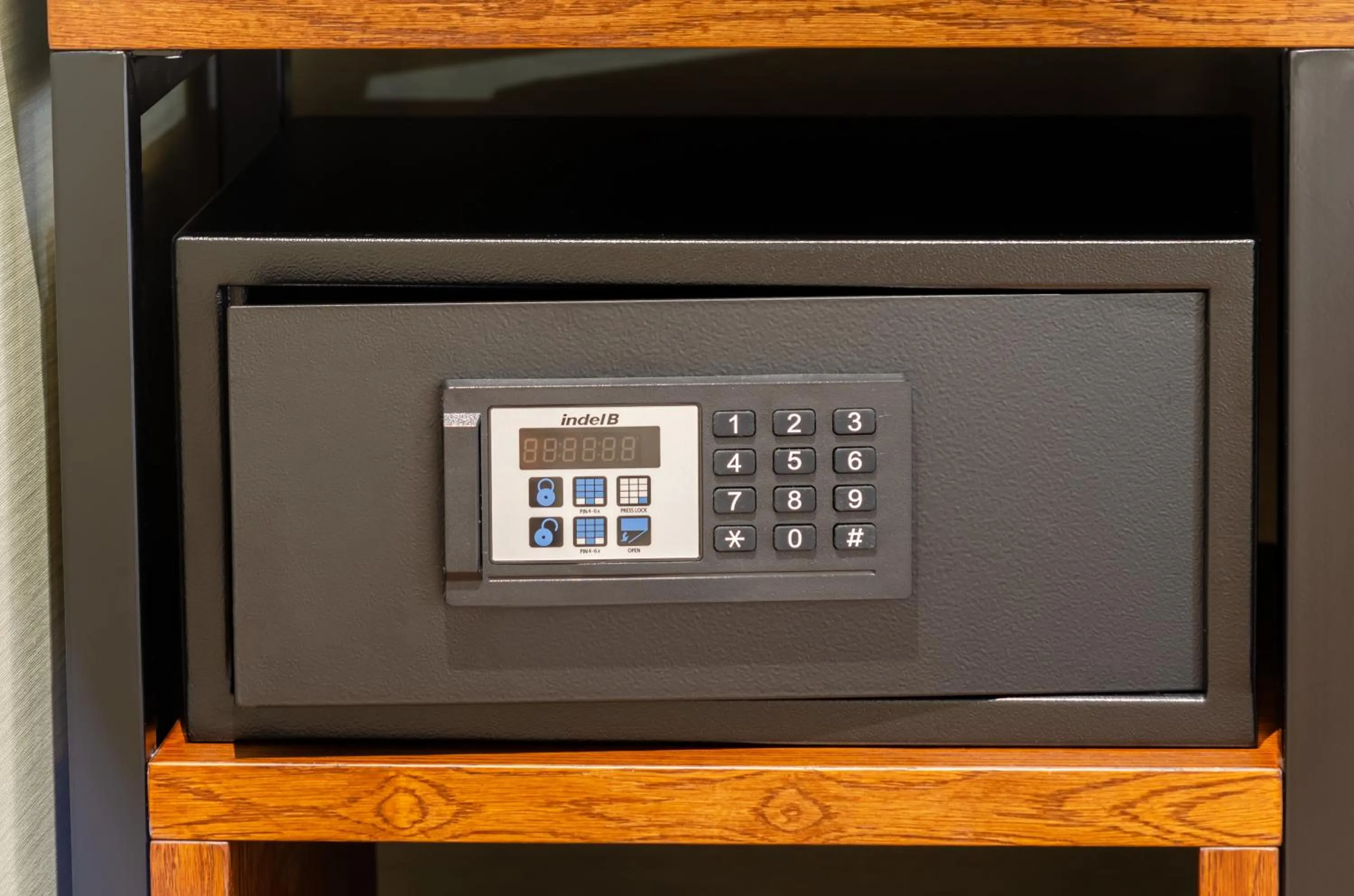 safe in Nicola Rossio Hotel