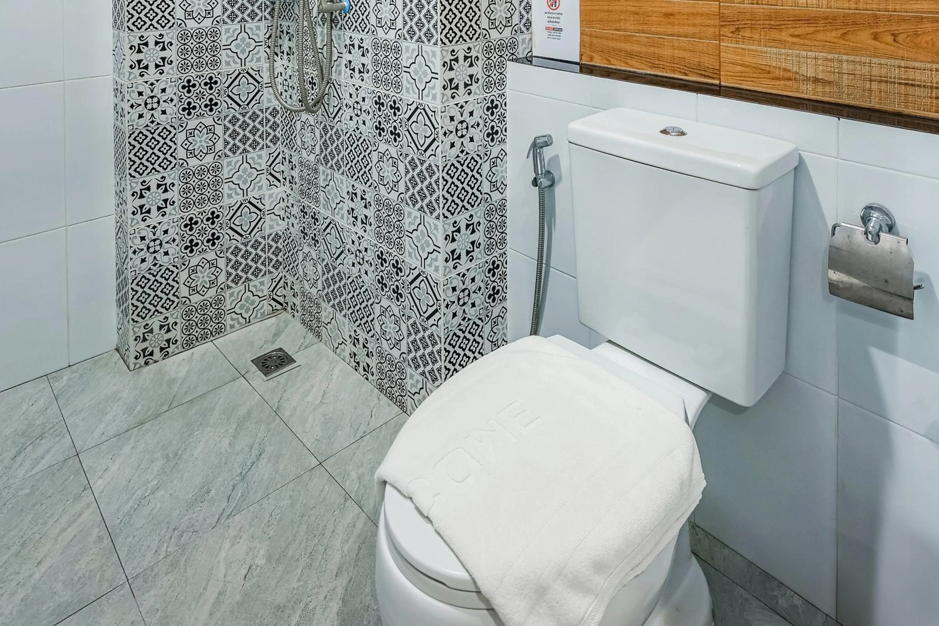Bathroom in De Piraya residence
