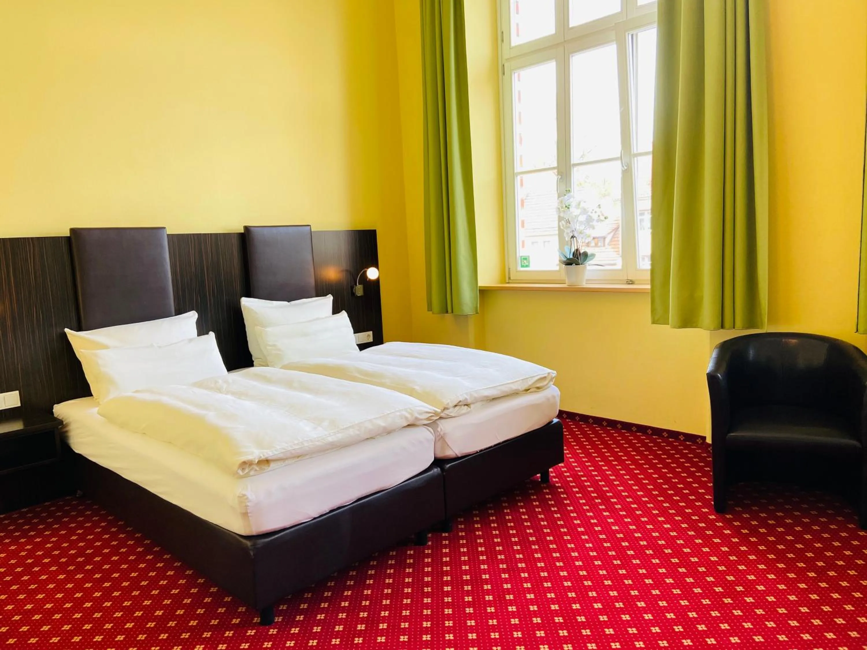 Photo of the whole room, Bed in Pension Katharinenschule