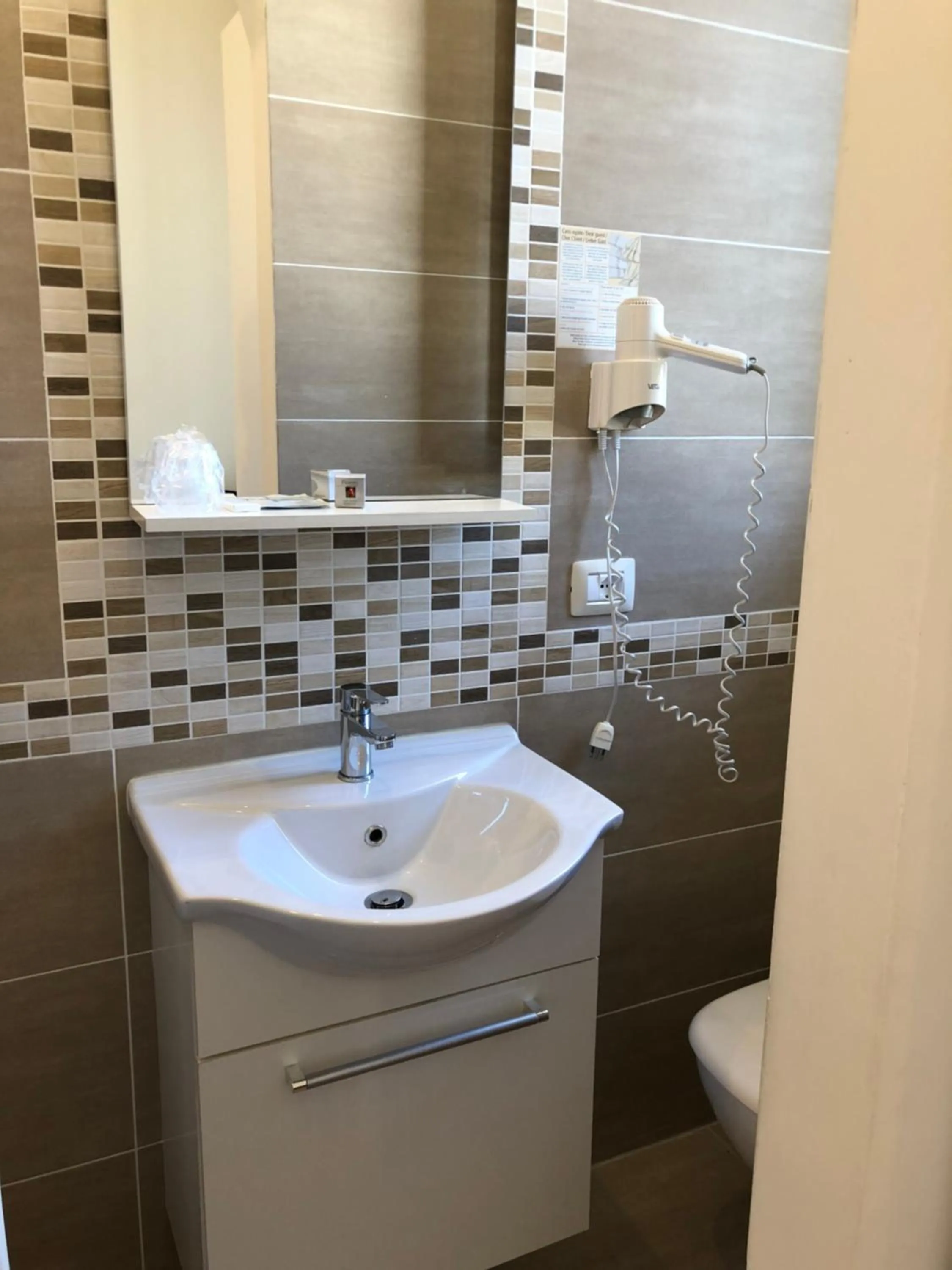 Toilet in Hotel Lukas Vegetarian & Vegan