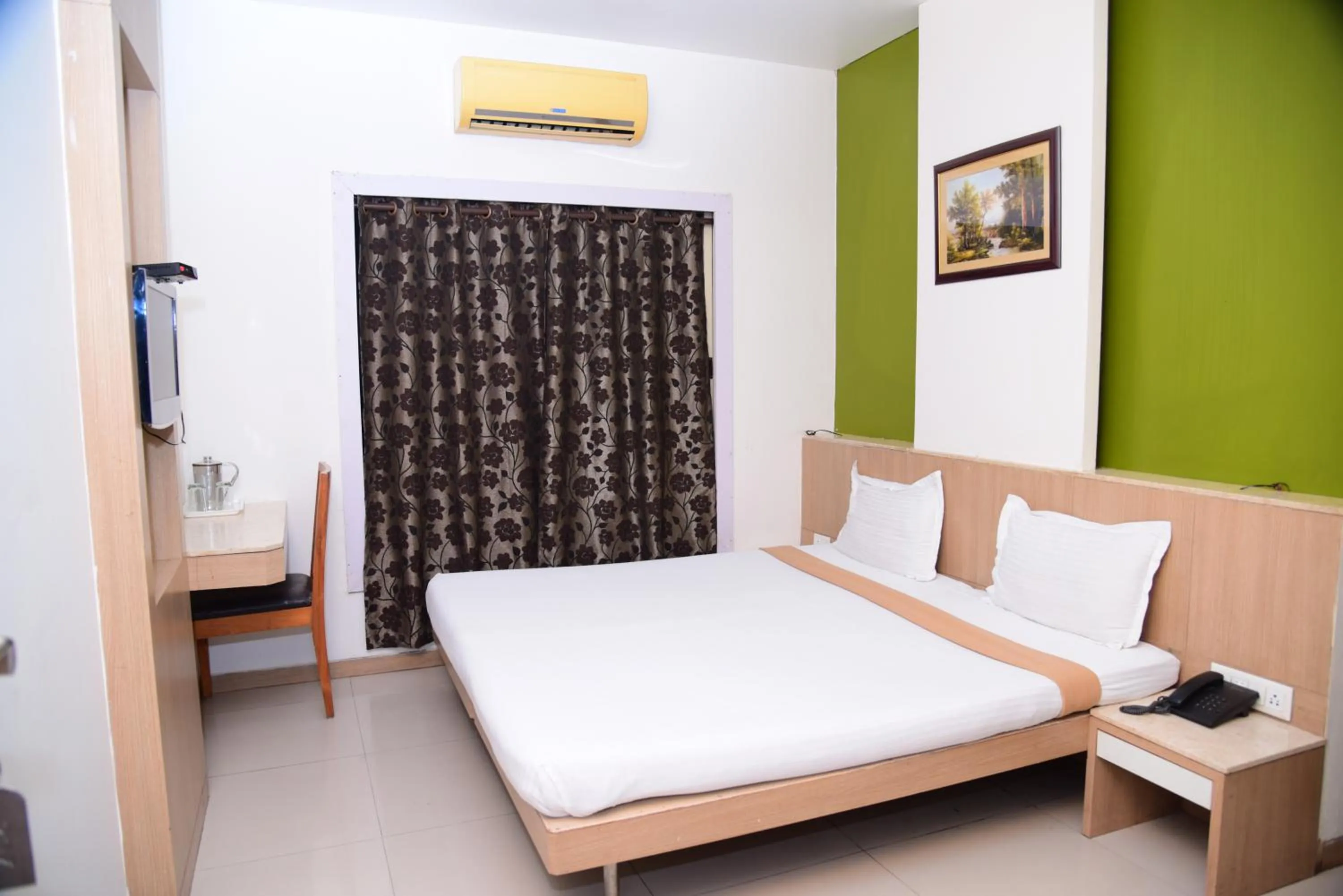 Photo of the whole room in Hotel Maharani