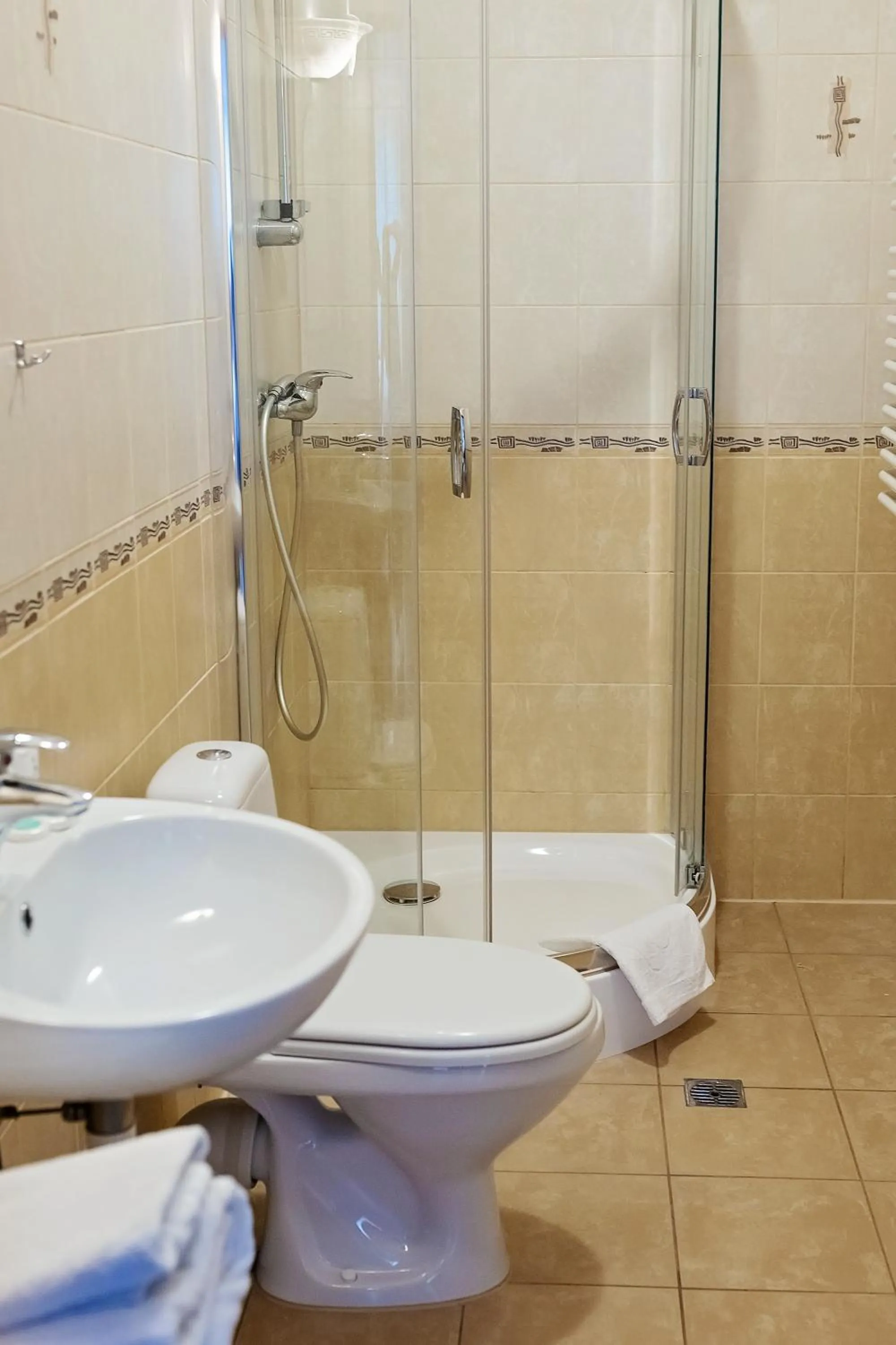 Shower in Janda Resort & Conference