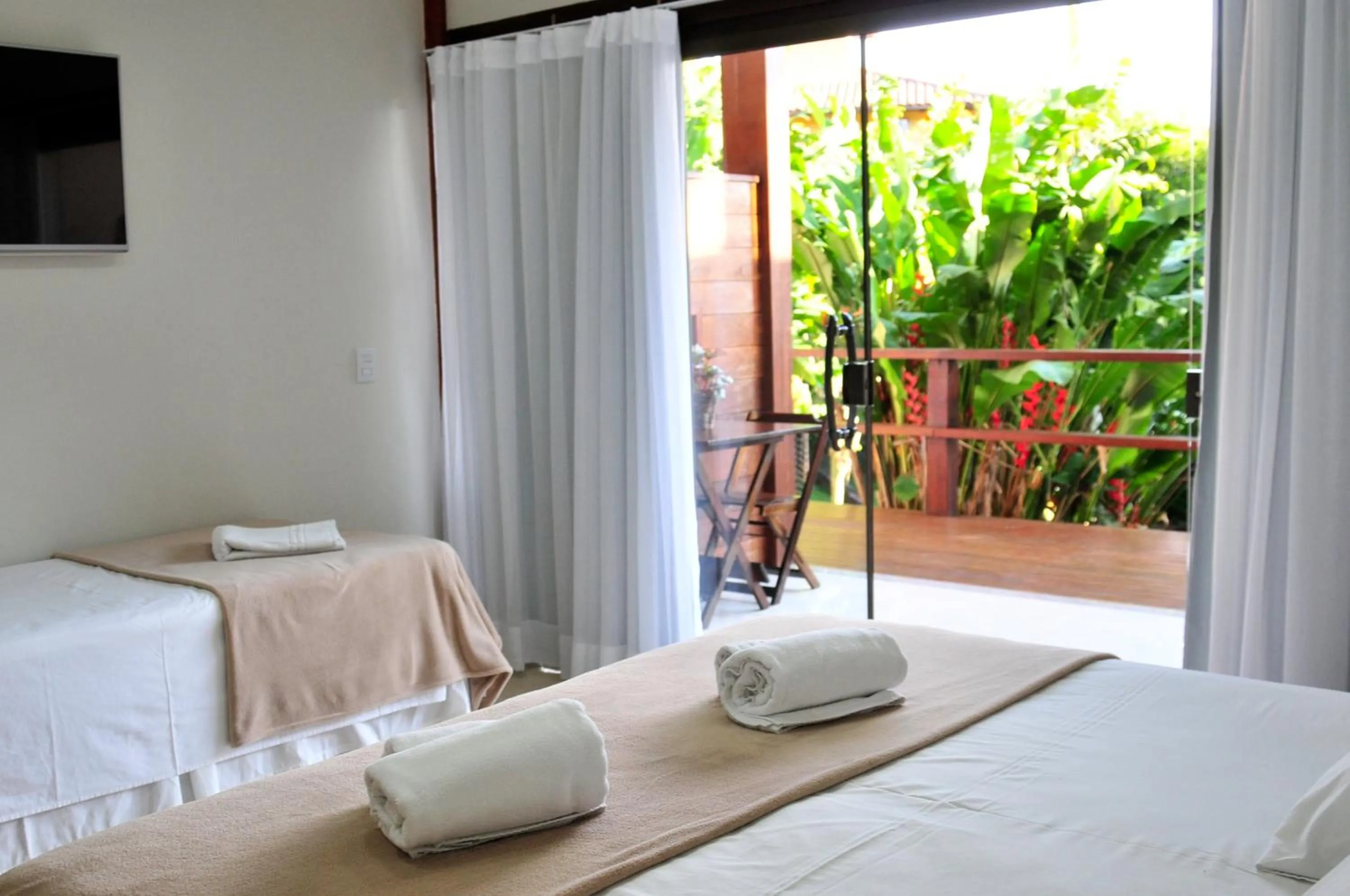 Patio, Bed in Pousada Blue Ocean