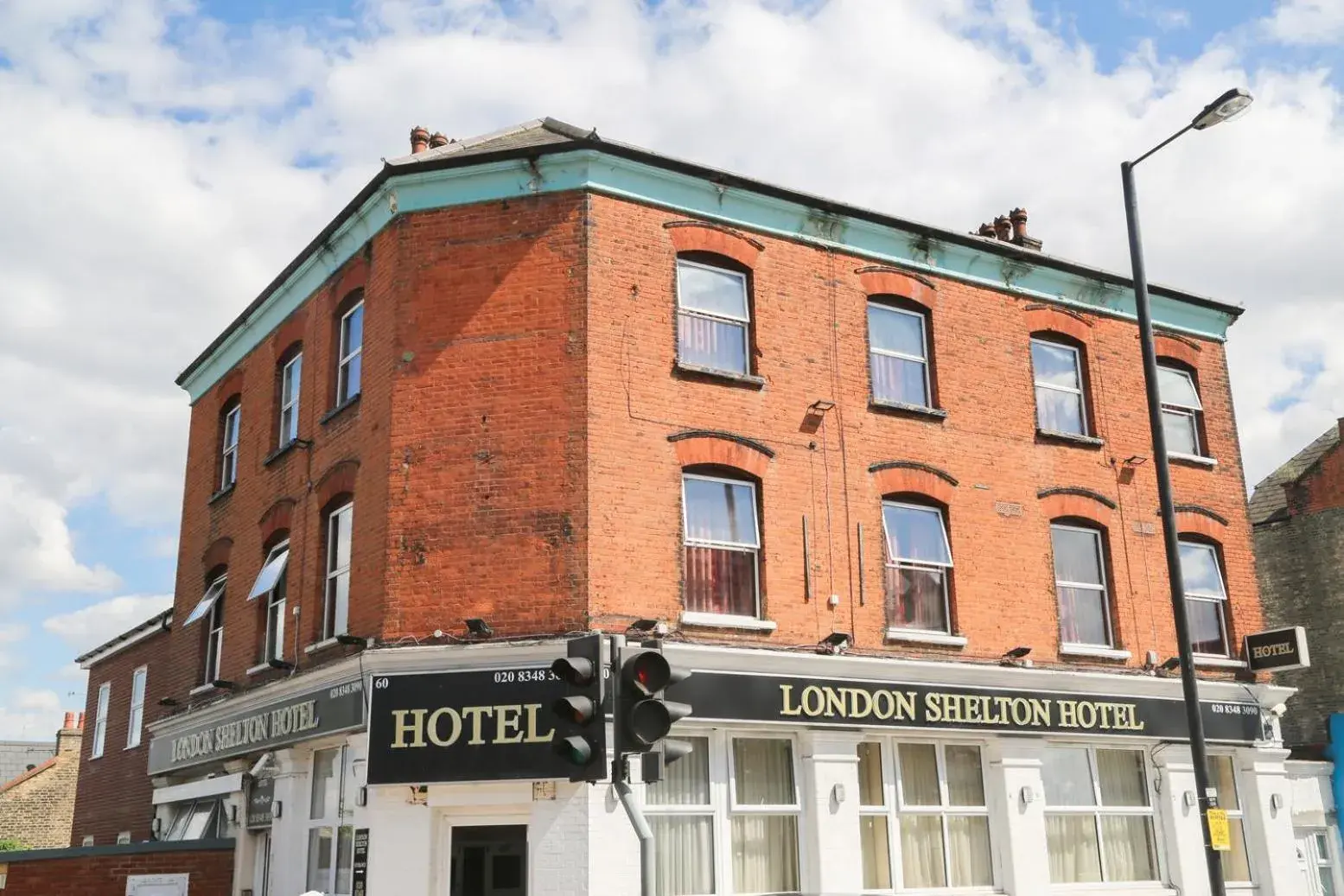 Property Building in Shelton Hotel Property Building in Shelton Hotel