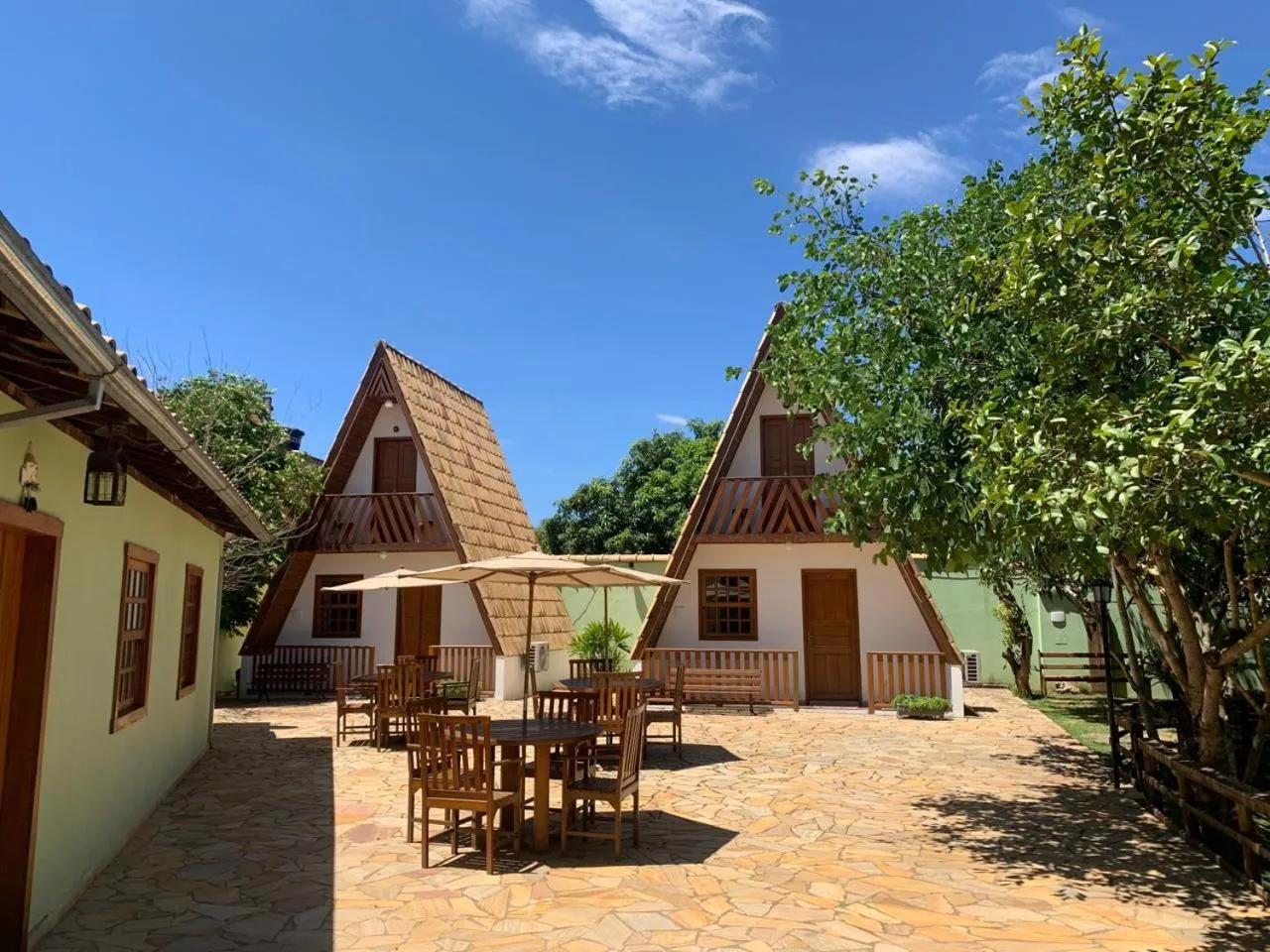 Inner courtyard view in Pousada Olaria - Chalés e Suítes