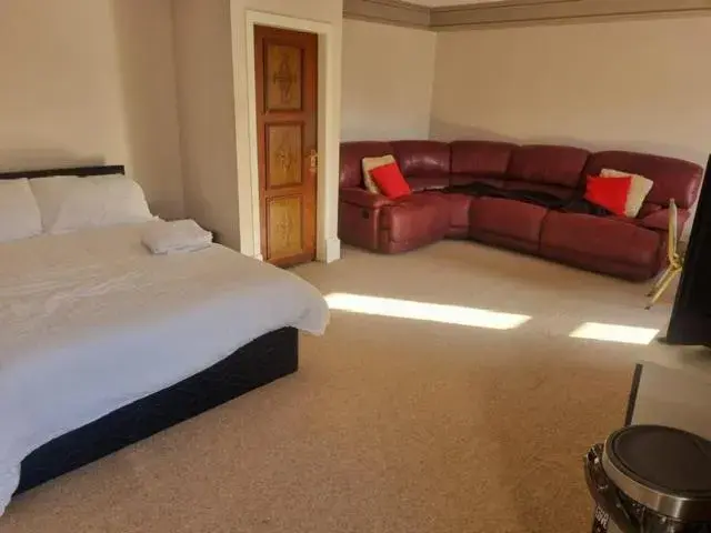 King Room in Commercial Hotel (Insch) King Room in Commercial Hotel (Insch)