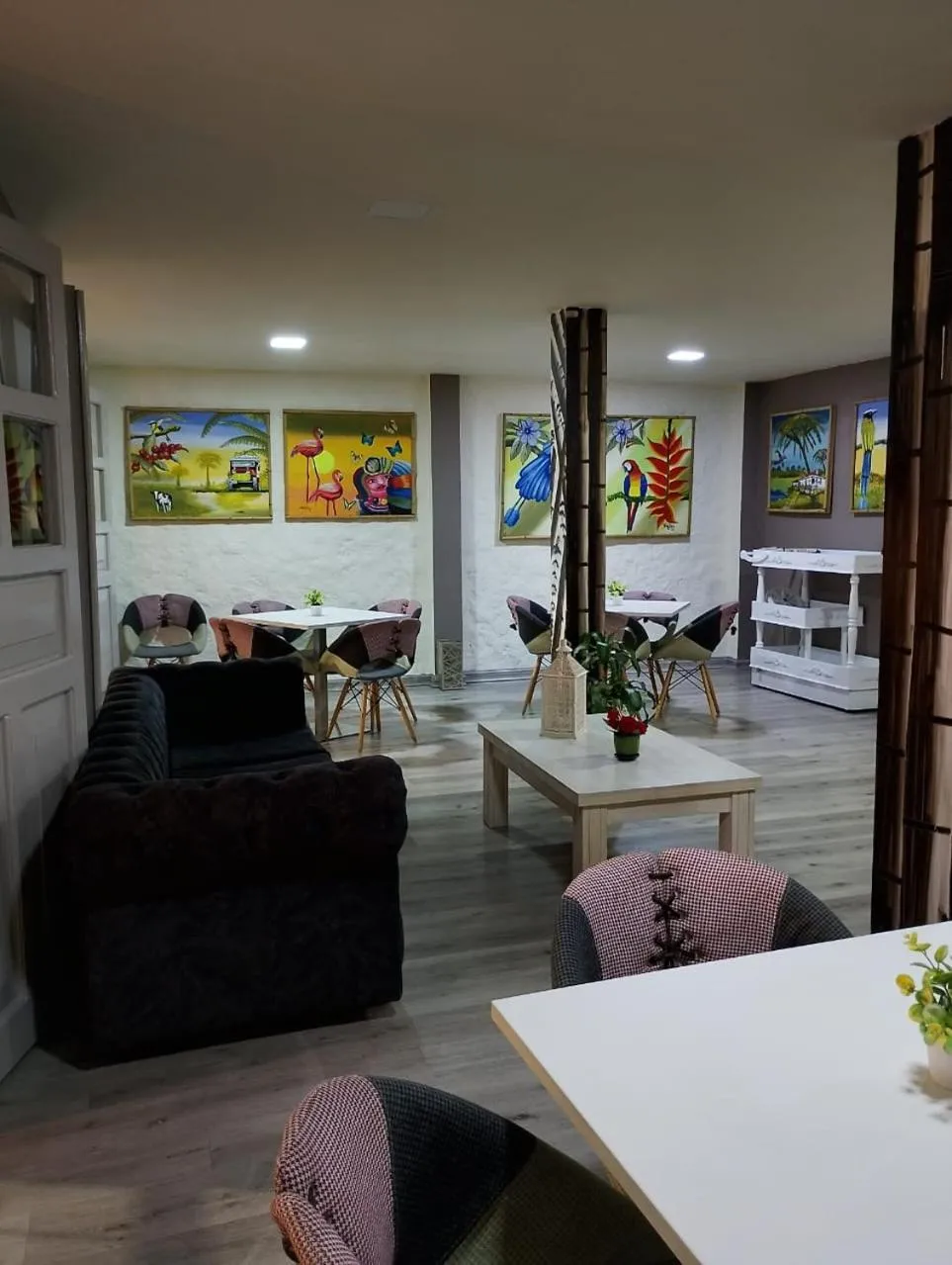 Restaurant/places to eat in Hotel Las Flores