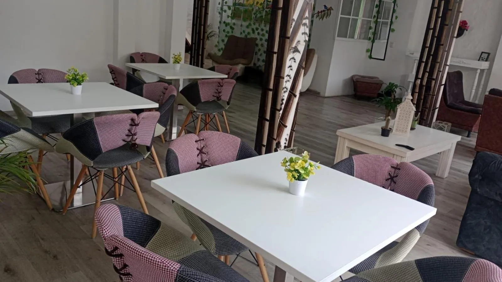 Restaurant/places to eat in Hotel Las Flores