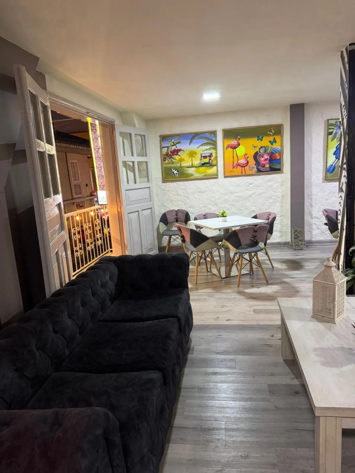 Restaurant/places to eat in Hotel Las Flores